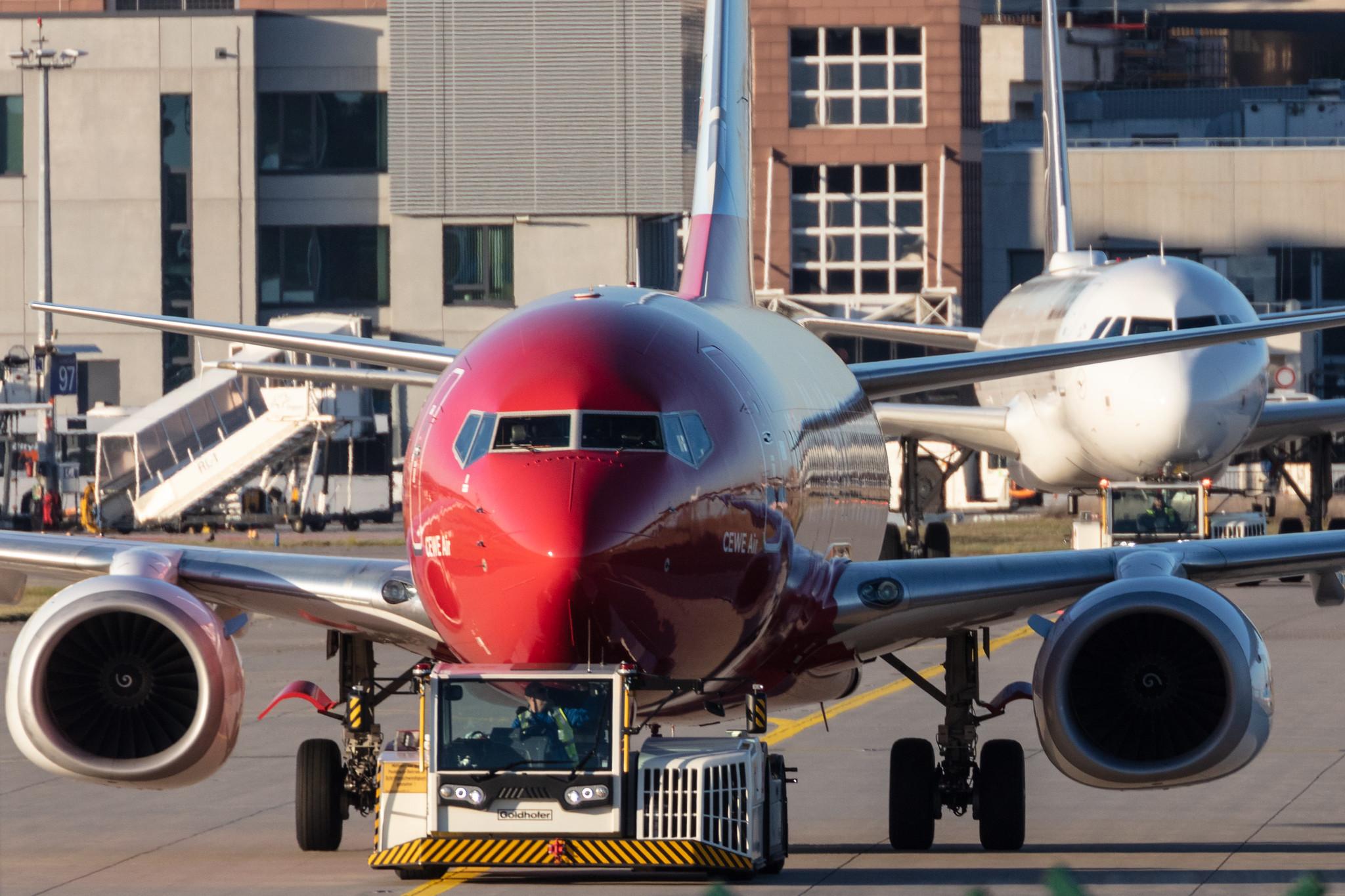 Frankfurt Airport: TUI (X3 / TUI) |  Livery: Cewe Fotobuch Livery | Operator: TUI fly |  Boeing 737-86J B738 | D-ABMV | MSN 37785