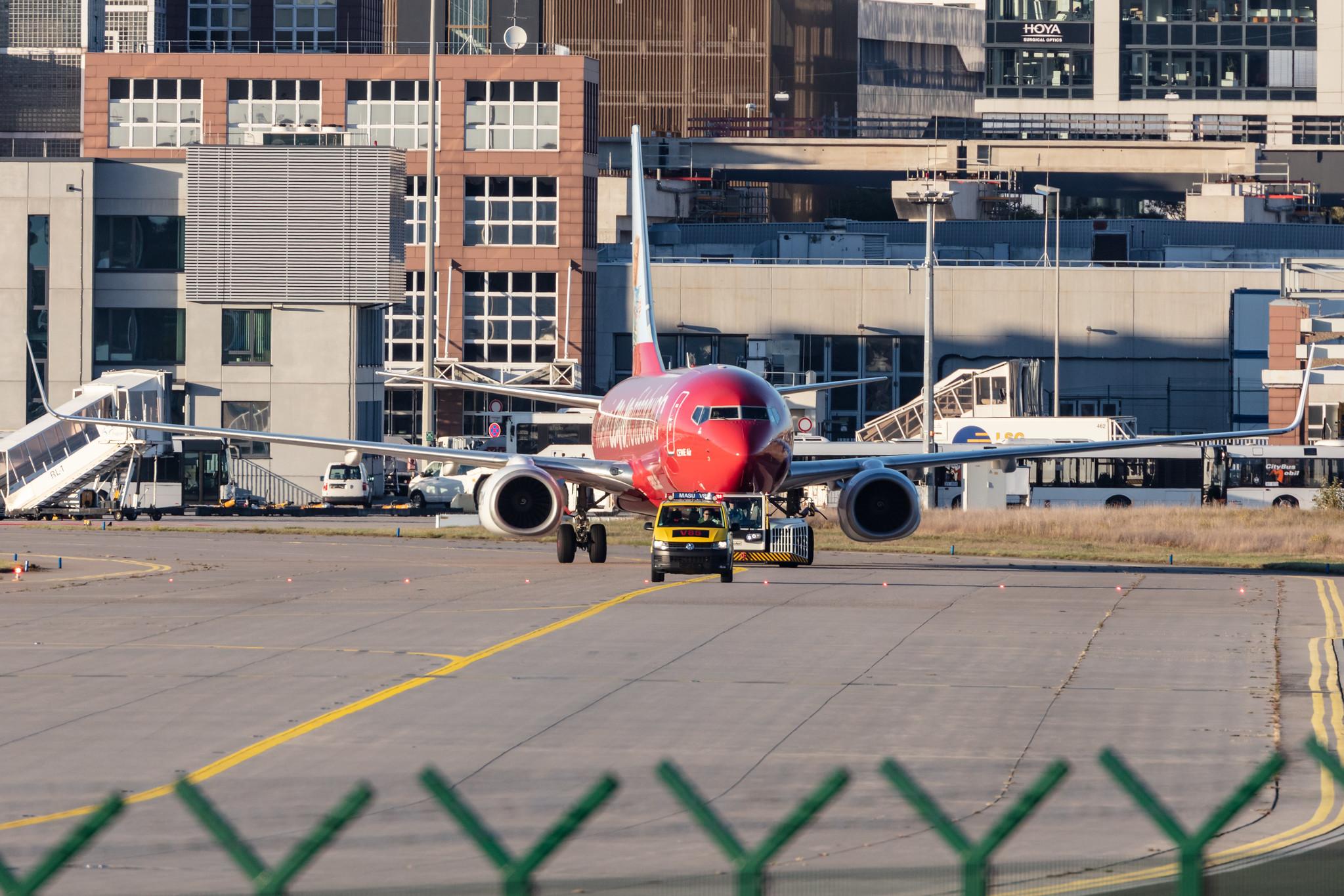 Frankfurt Airport: TUI (X3 / TUI) |  Livery: Cewe Fotobuch Livery | Operator: TUI fly |  Boeing 737-86J B738 | D-ABMV | MSN 37785