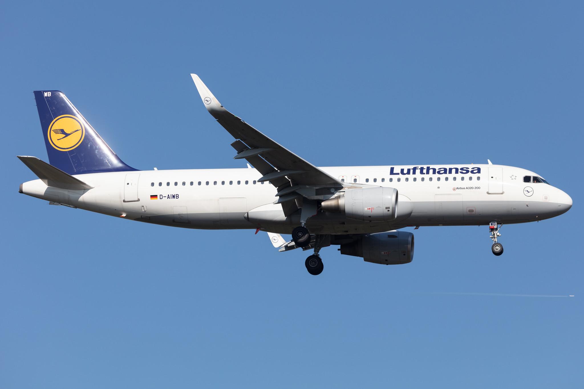 Frankfurt Airport: Lufthansa (LH / DLH) |  Airbus A320-214 A320 | D-AIWB | MSN 7699
