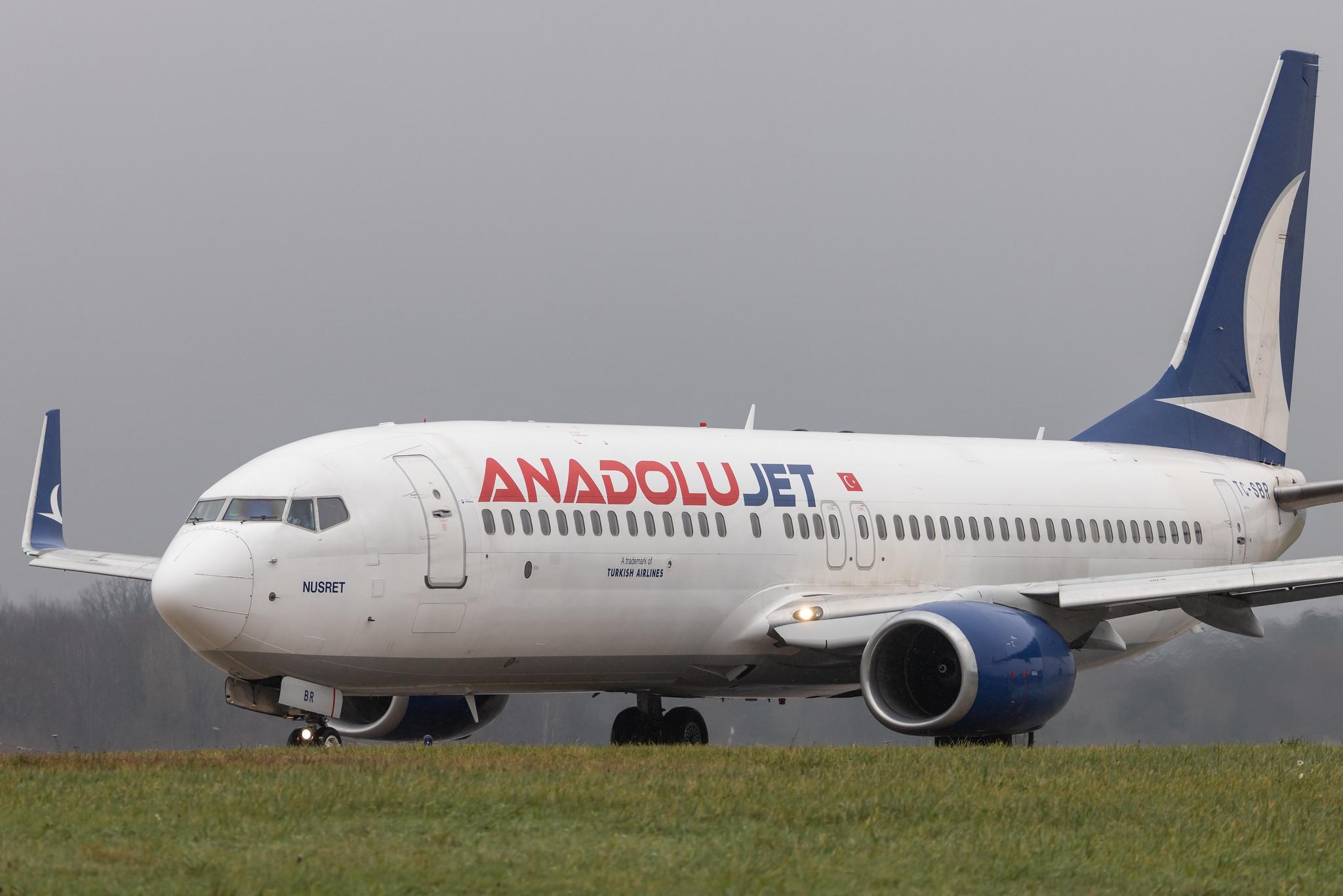 Hamburg Airport: AnadoluJet | Operator: Turkish Airlines |  Boeing 737-86N B738 | TC-SBR | MSN 32693
