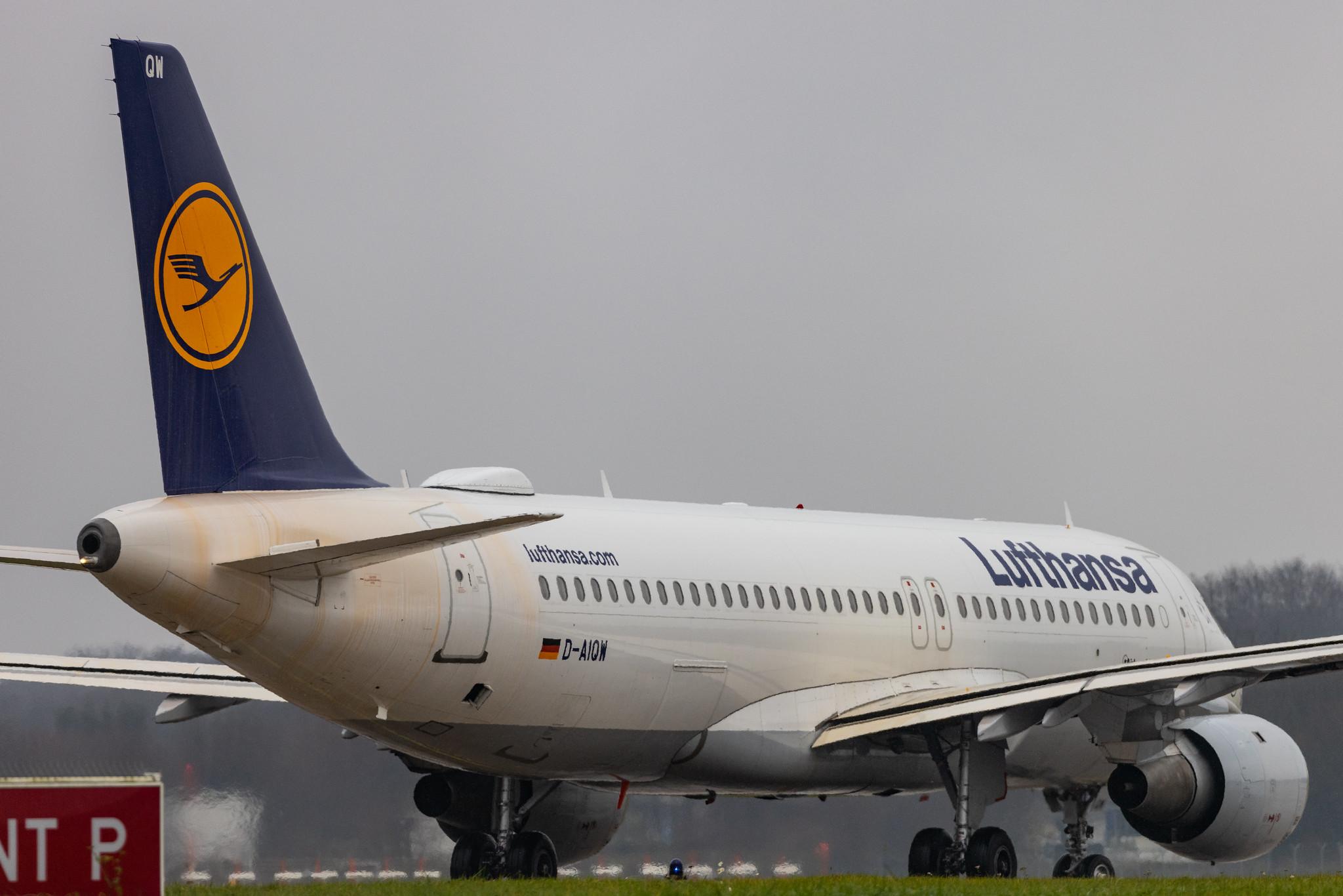 Hamburg Airport: Lufthansa (LH / DLH) |  Airbus A320-211 A320 | D-AIQW | MSN 1367