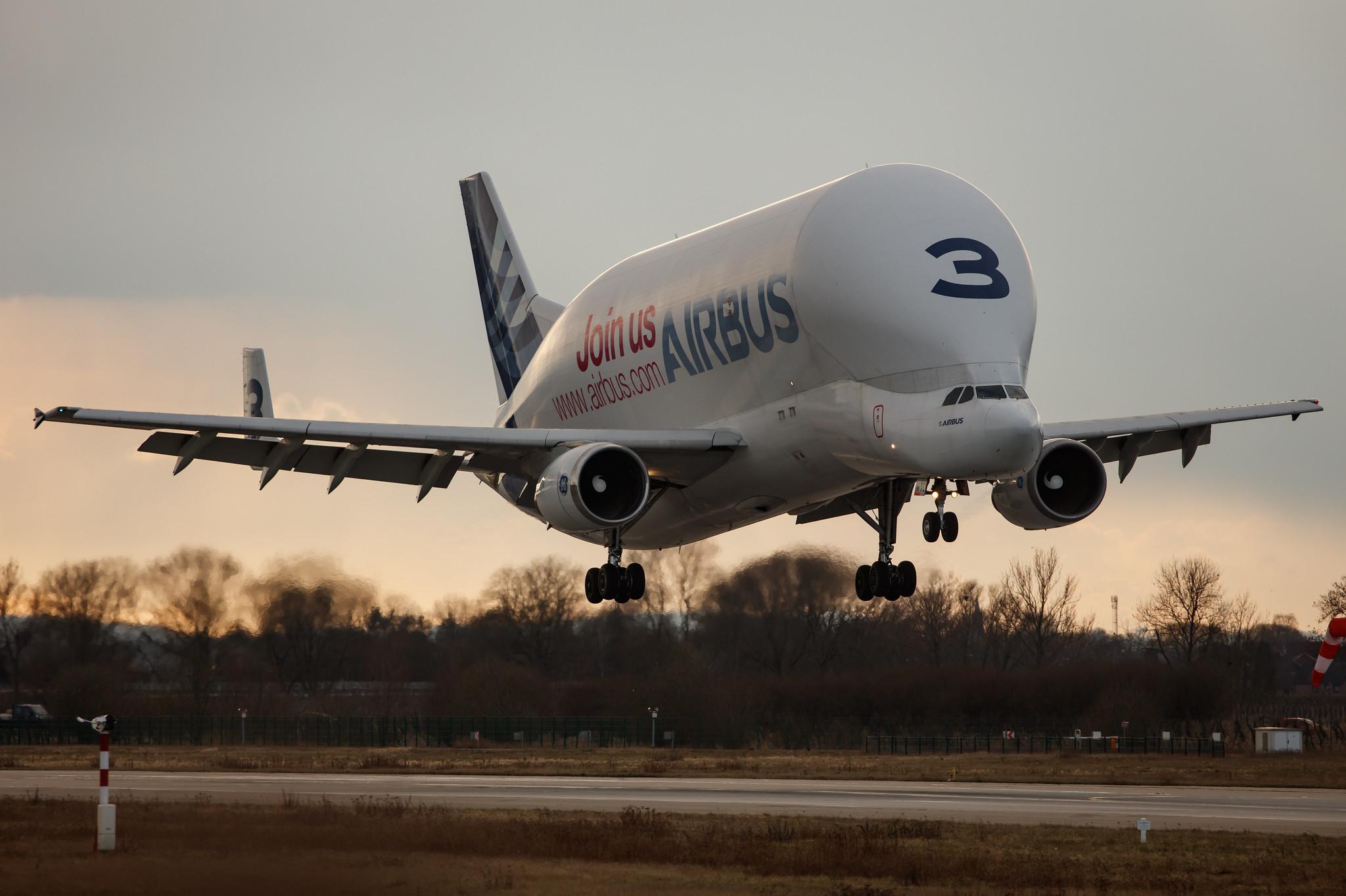 Hamburg Finkenwerder: Airbus Transport International (4Y / BGA) |  Airbus A300-608ST Beluga A3ST | F-GSTC | MSN 765