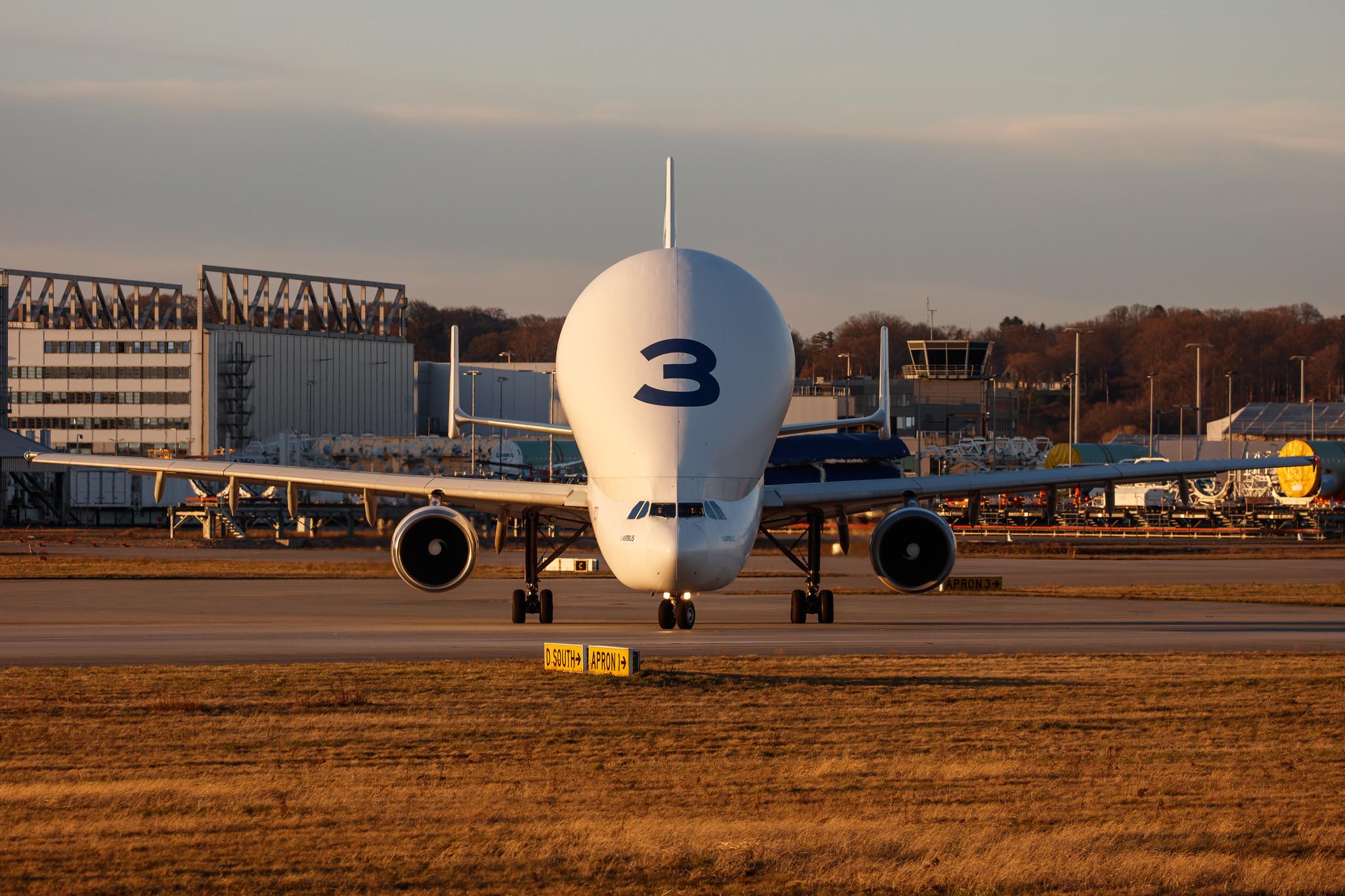Hamburg Finkenwerder: Airbus Transport International (4Y / BGA) |  Airbus A300-608ST Beluga A3ST | F-GSTC | MSN 765