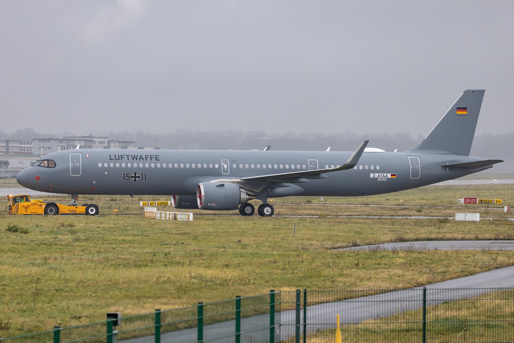 Hamburg Finkenwerder: German Air Force (/ GAF) |  Airbus A321-251NX A21N | D-AYAA (15+11) | MSN 10528