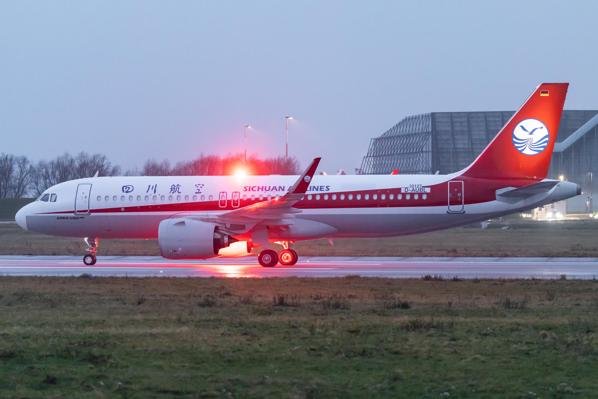 Hamburg Finkenwerder: Sichuan Airlines  (3U / CSC) | Airbus A320-271N A20N | D-AUBL (B-322U) | MSN 10127