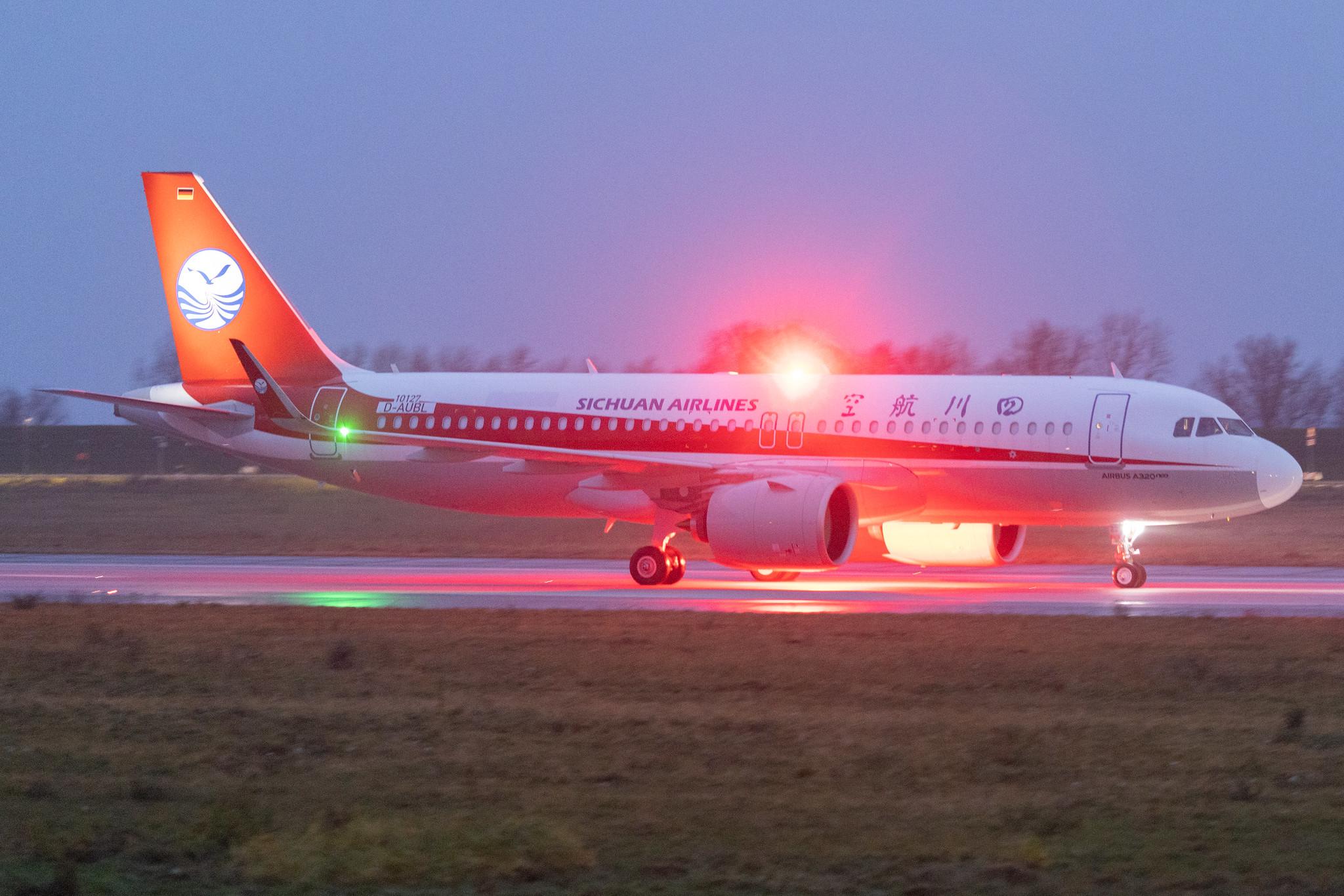 Hamburg Finkenwerder: Sichuan Airlines  (3U / CSC) | Airbus A320-271N A20N | D-AUBL (B-322U) | MSN 10127