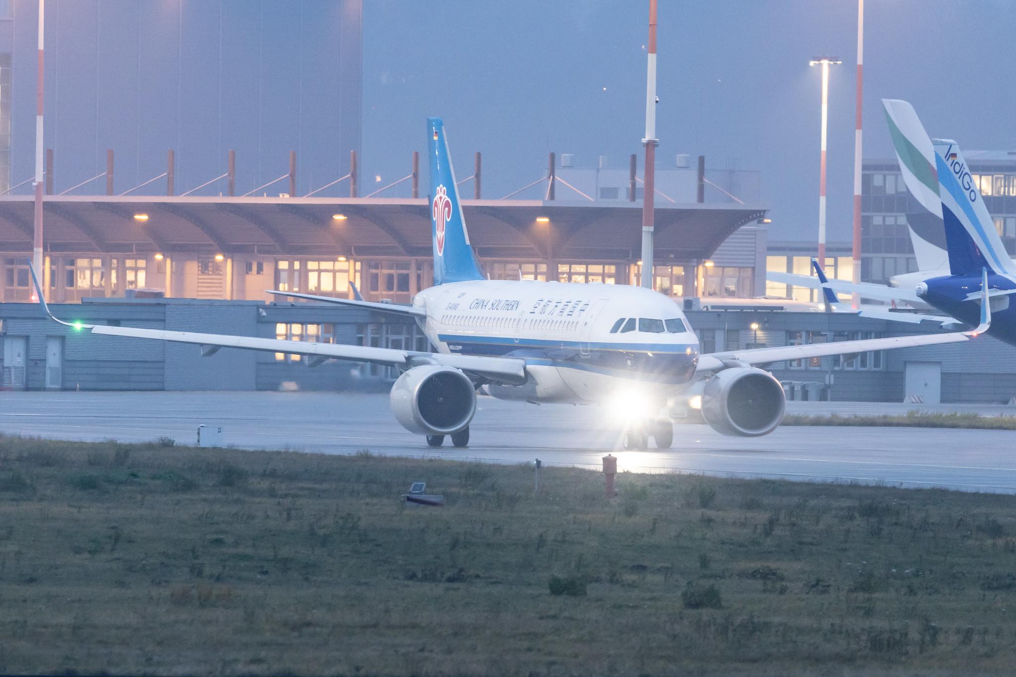 Hamburg Finkenwerder: China Southern Airlines  (CZ / CSN) |  Airbus A319-153N A19N | D-AVWG | MSN 10239