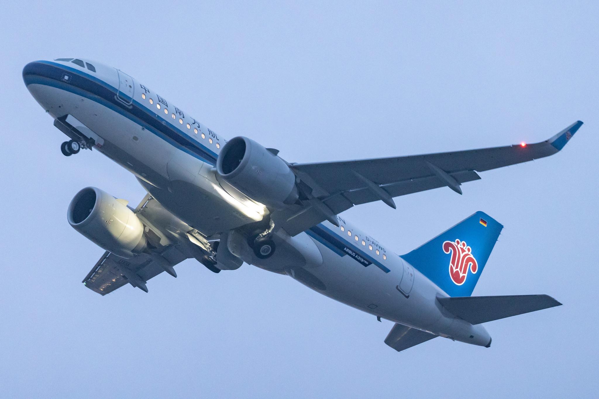 Hamburg Finkenwerder: China Southern Airlines  (CZ / CSN) |  Airbus A319-153N A19N | D-AVWG | MSN 10239