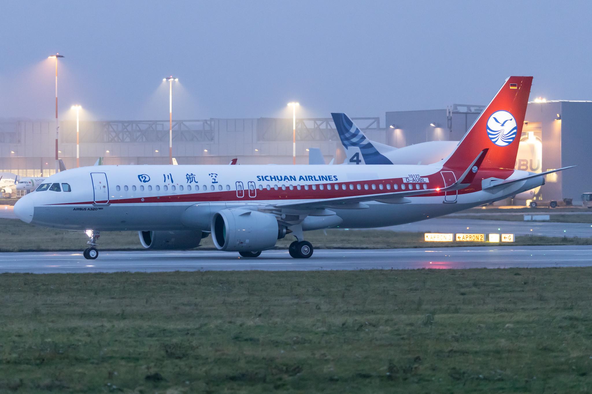 Hamburg Finkenwerder: Sichuan Airlines  (3U / CSC) | Airbus A320-271N A20N | D-AUBL (B-322U) | MSN 10127