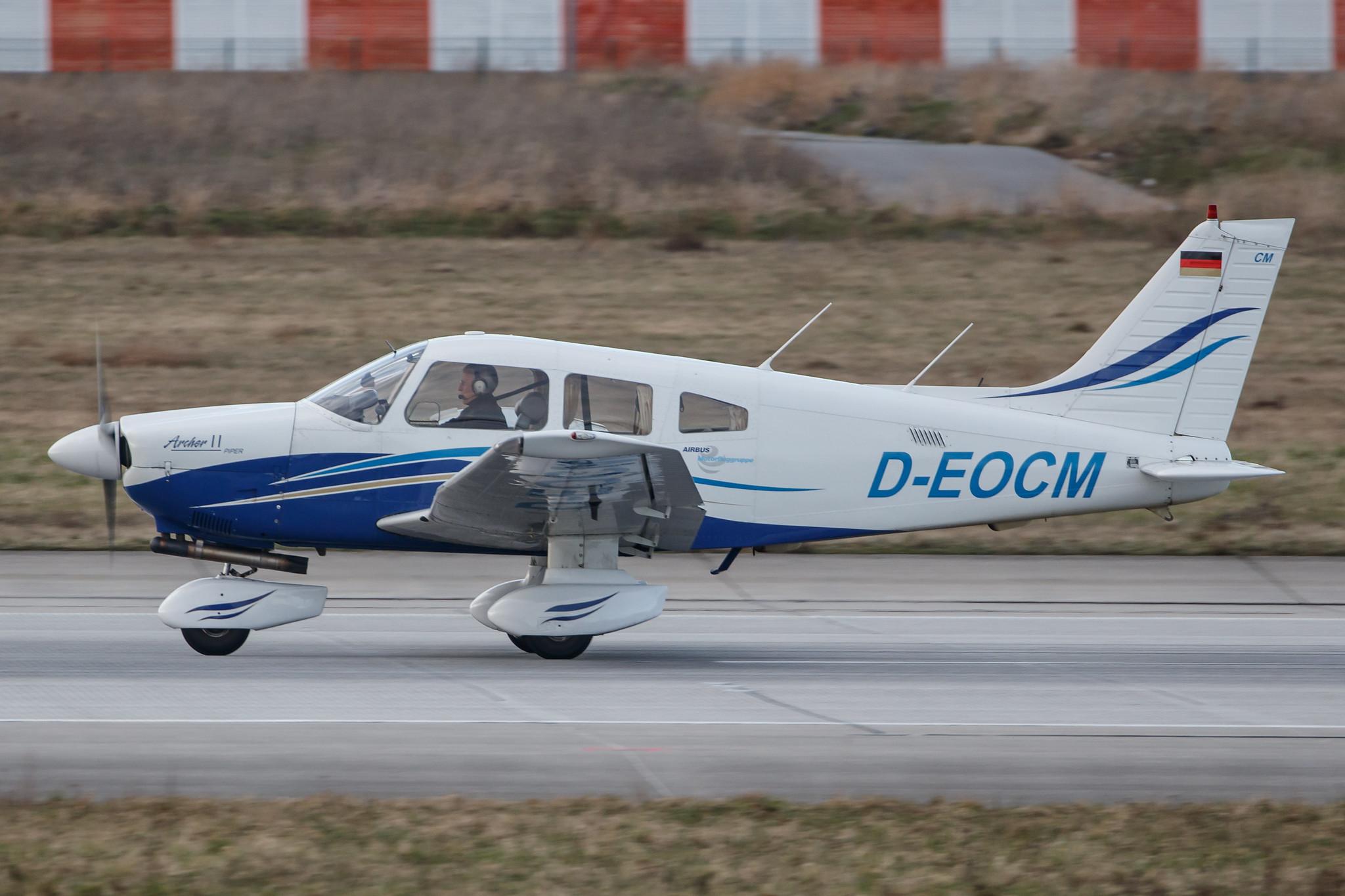 Hamburg Finkenwerder: Private owner |  Piper PA-28-181 Archer II P28A | D-EOCM | MSN 2890118