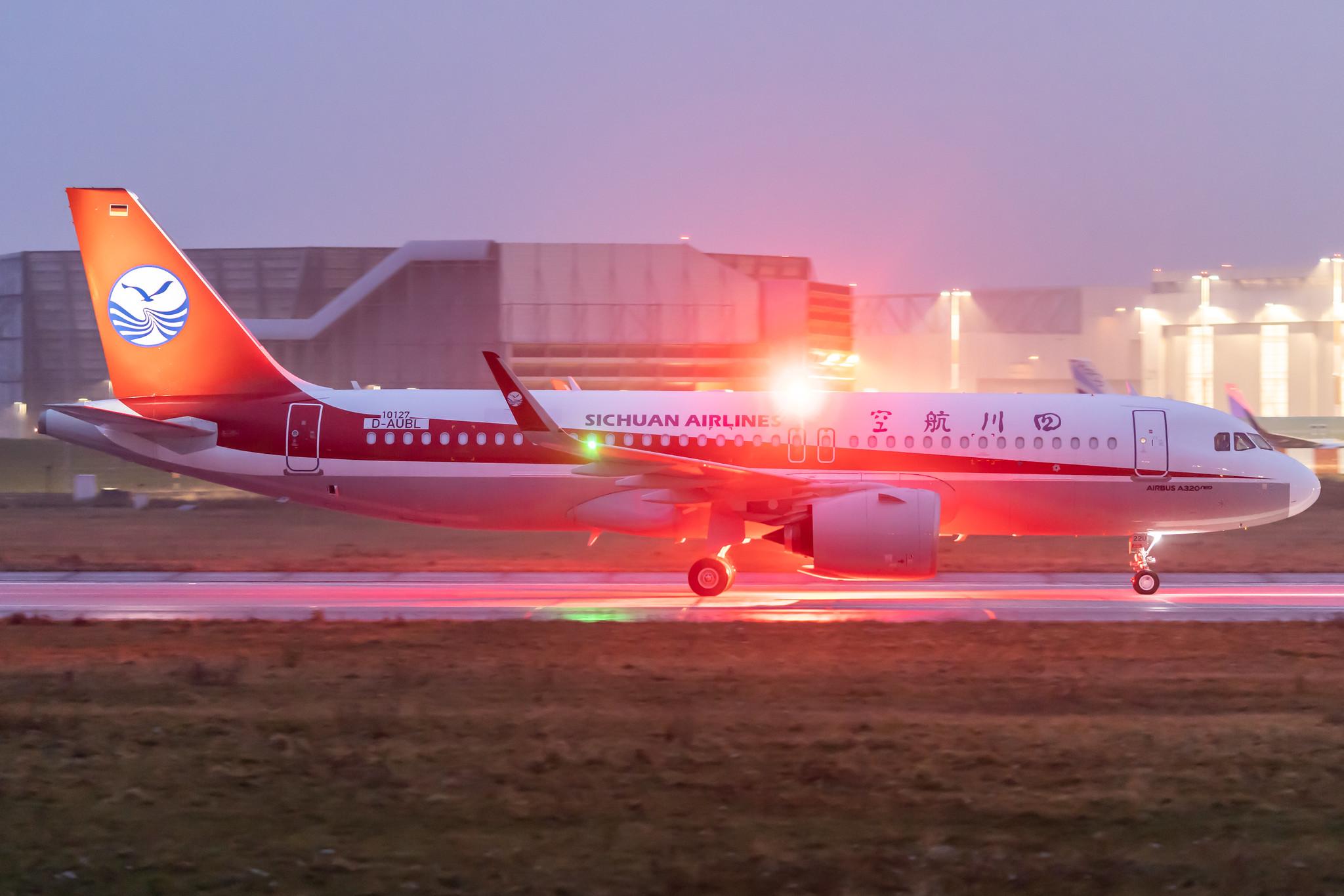Hamburg Finkenwerder: Sichuan Airlines  (3U / CSC) | Airbus A320-271N A20N | D-AUBL (B-322U) | MSN 10127