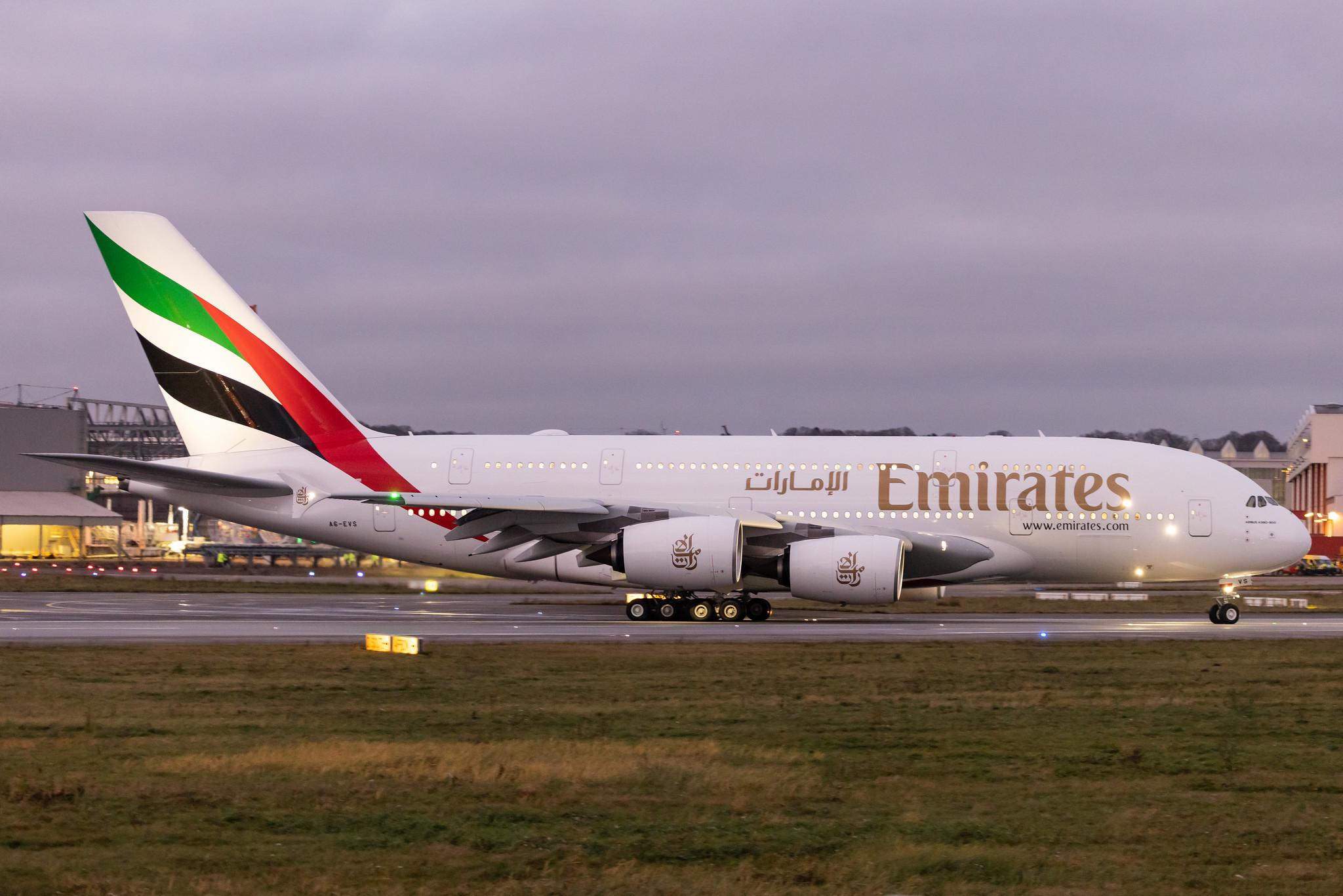 Hamburg Finkenwerder: Emirates (EK / UAE) |  Airbus A380-842 A388 | A6-EVS | MSN 272