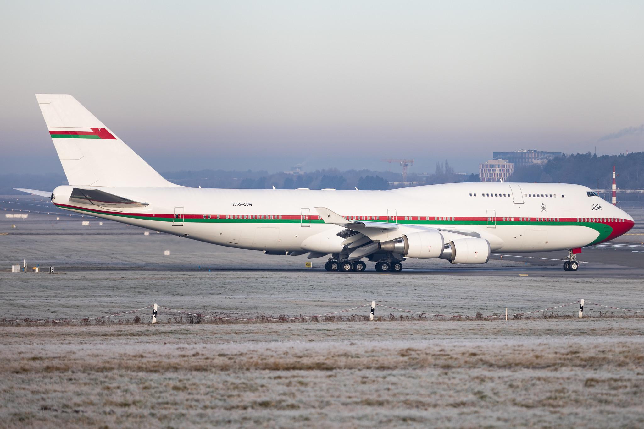 Hamburg Airport: Royal Flight of Oman |  Boeing 747-430 B744 | A4O-OMN | MSN 32445