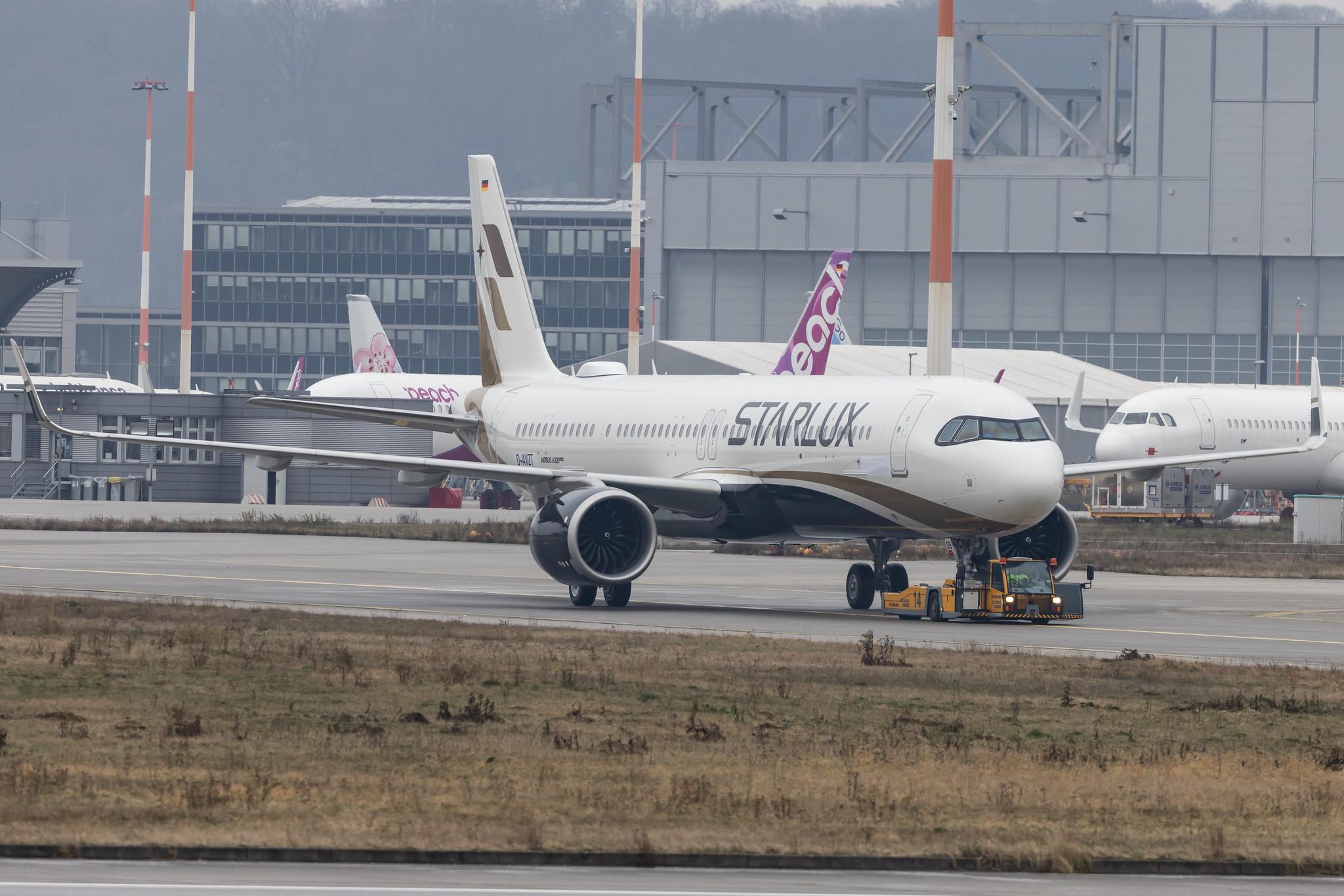 Hamburg Finkenwerder: STARLUX Airlines (JX / SJX) | Airbus A321-252NX A21N | D-AVZT (B-58209) | MSN 10432