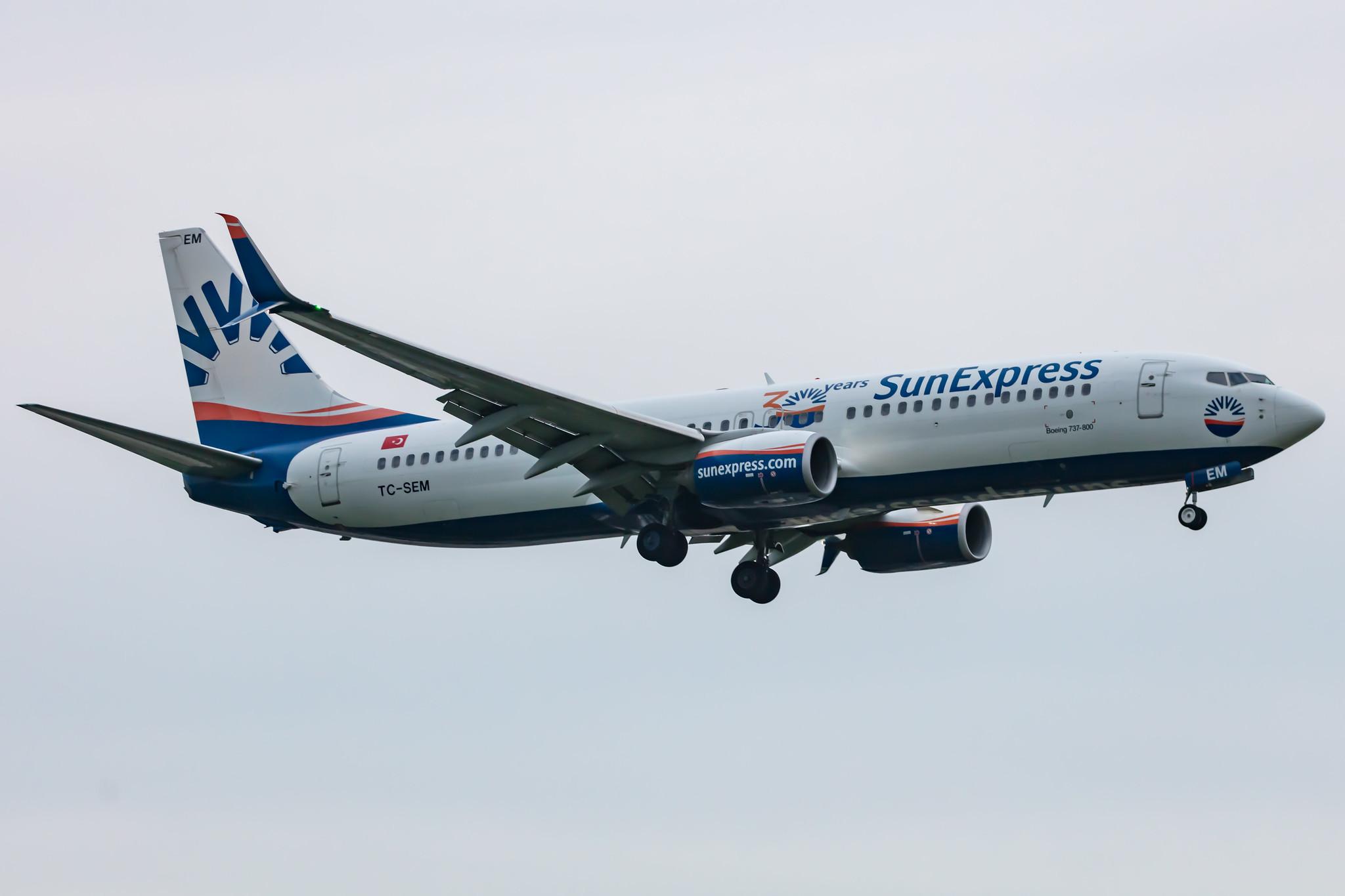 Hamburg Airport: SunExpress (XQ / SXS) |  Boeing 737-8HC B738 | TC-SEM | MSN 61173