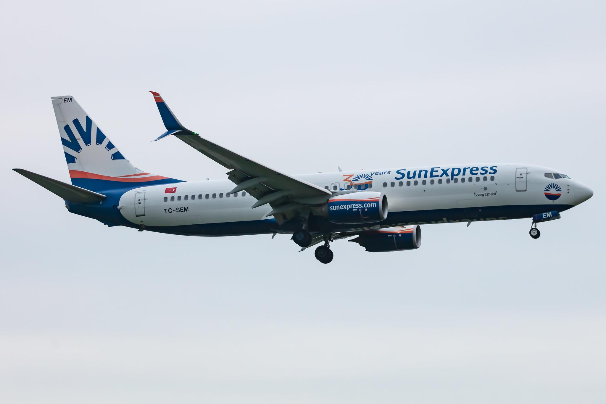 Hamburg Airport: SunExpress (XQ / SXS) |  Boeing 737-8HC B738 | TC-SEM | MSN 61173