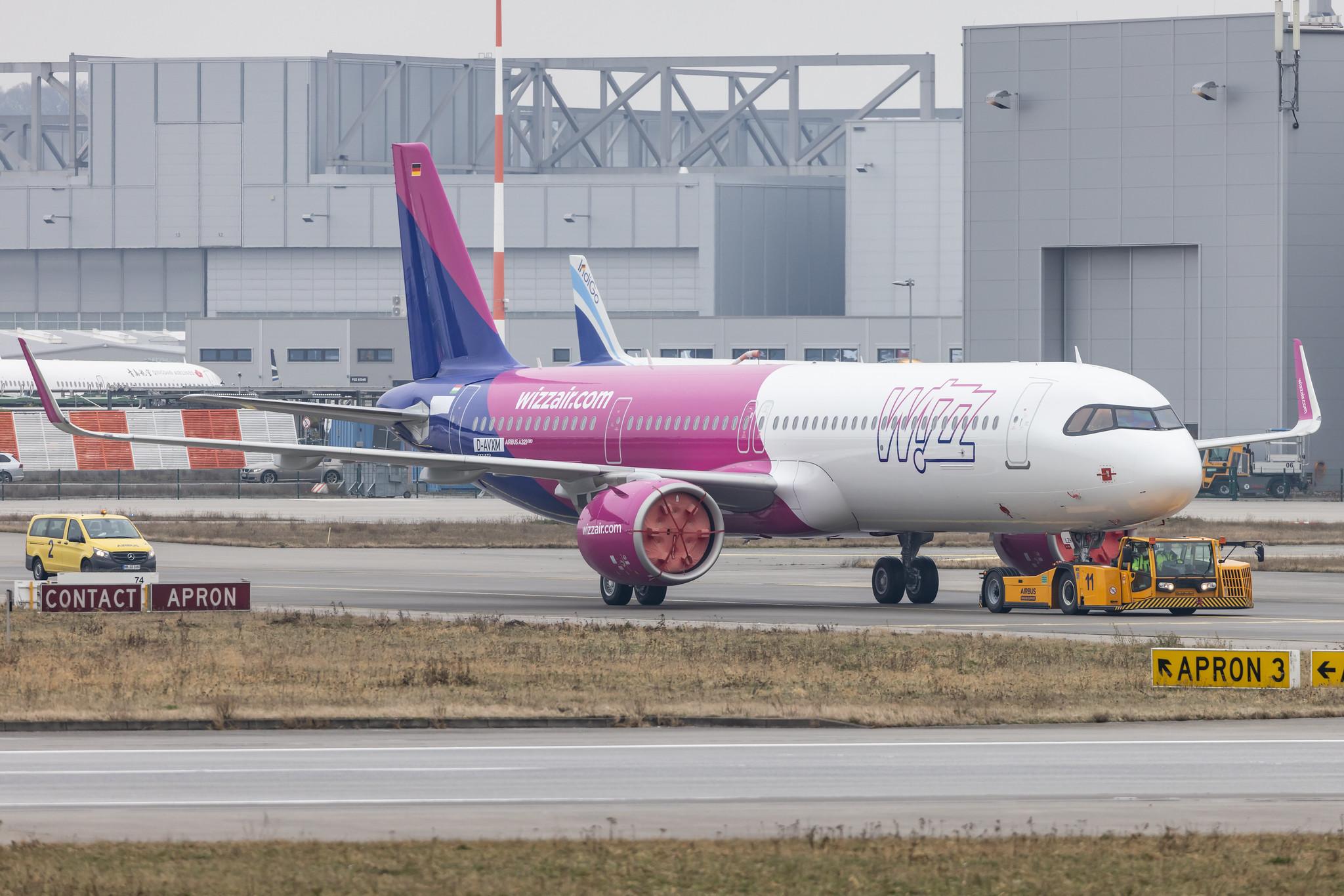 Hamburg Finkenwerder: Wizz Air (W6 / WZZ) | Airbus A321-271NX A21N | D-AVXM (HA-LZH) | MSN 10508