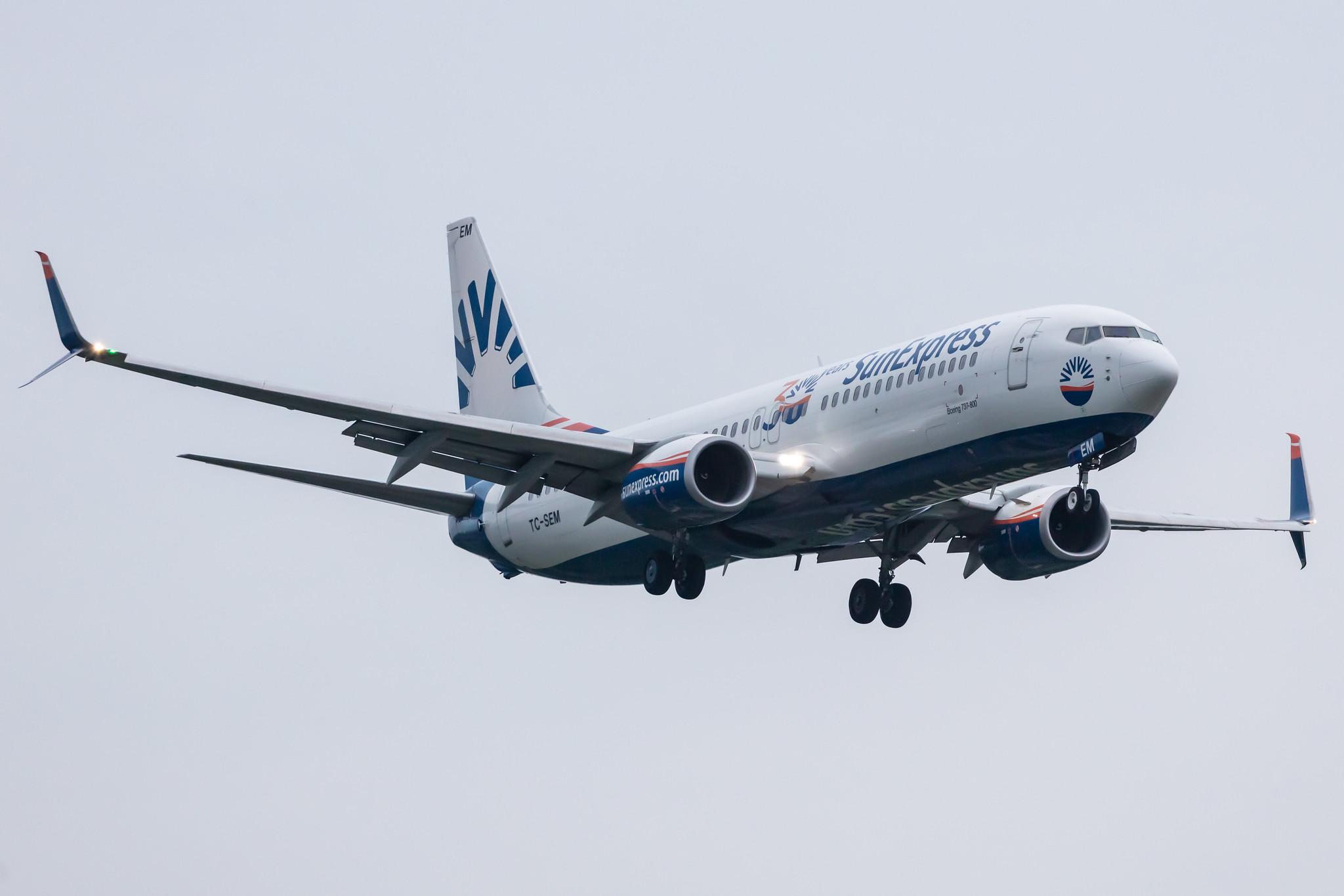 Hamburg Airport: SunExpress (XQ / SXS) |  Boeing 737-8HC B738 | TC-SEM | MSN 61173