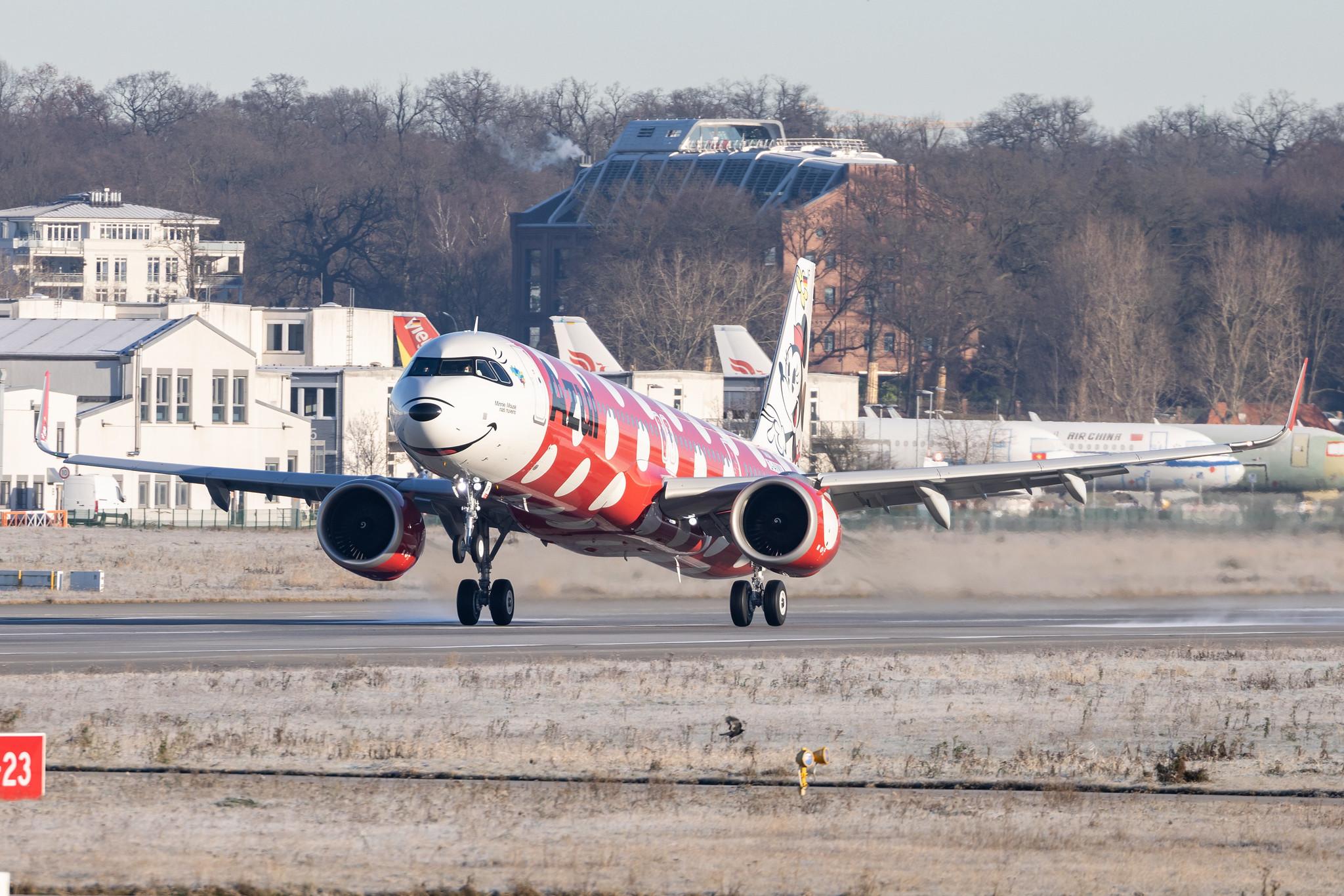 Hamburg Finkenwerder: Azul Linhas Aéreas Brasileiras  (AD / AZU) | Livery: Minnie Mouse - Walt Disney World | Airbus A321-251NX A21N | D-AVWX (PR-YJF) | MSN 10793