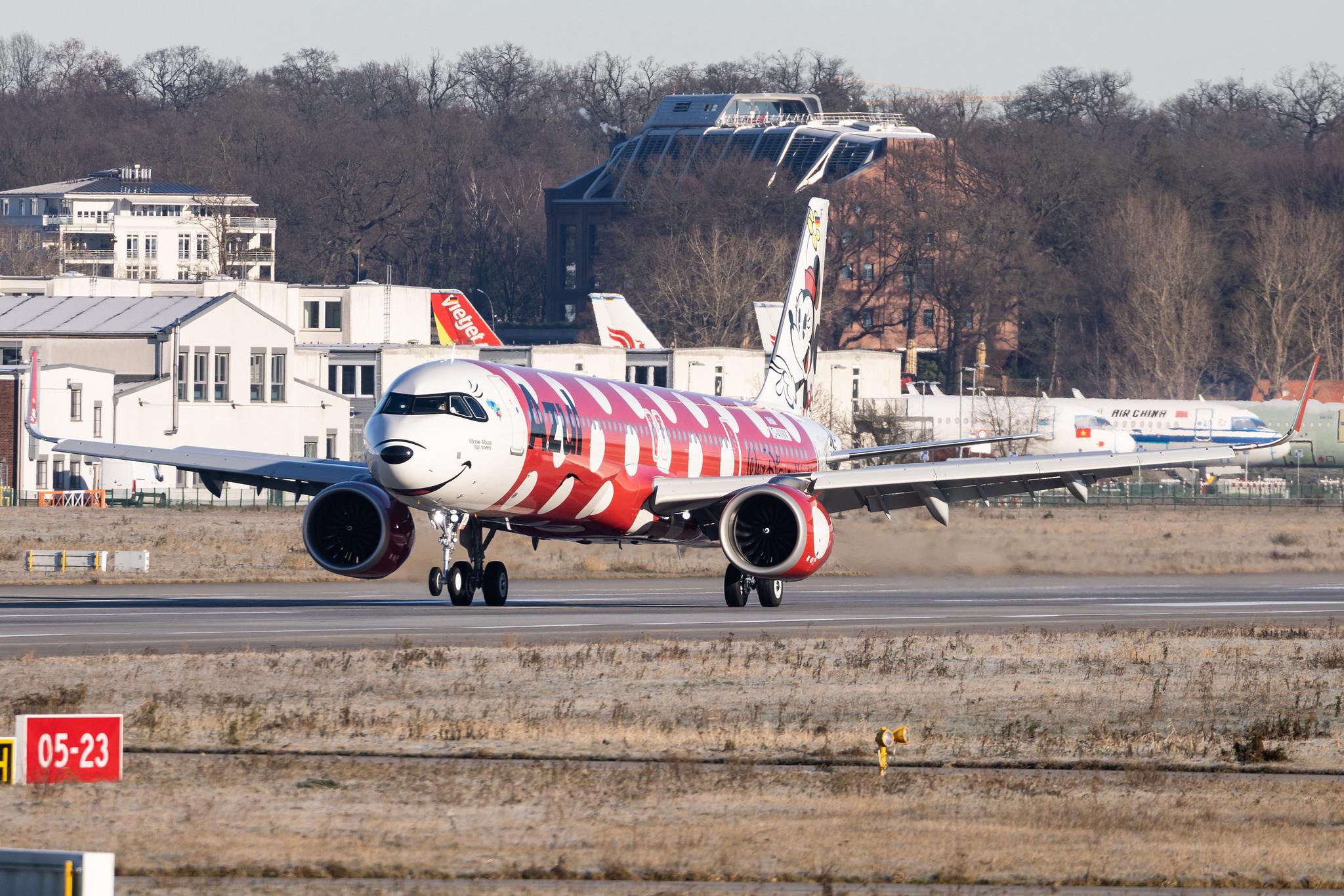 Hamburg Finkenwerder: Azul Linhas Aéreas Brasileiras  (AD / AZU) | Livery: Minnie Mouse - Walt Disney World | Airbus A321-251NX A21N | D-AVWX (PR-YJF) | MSN 10793