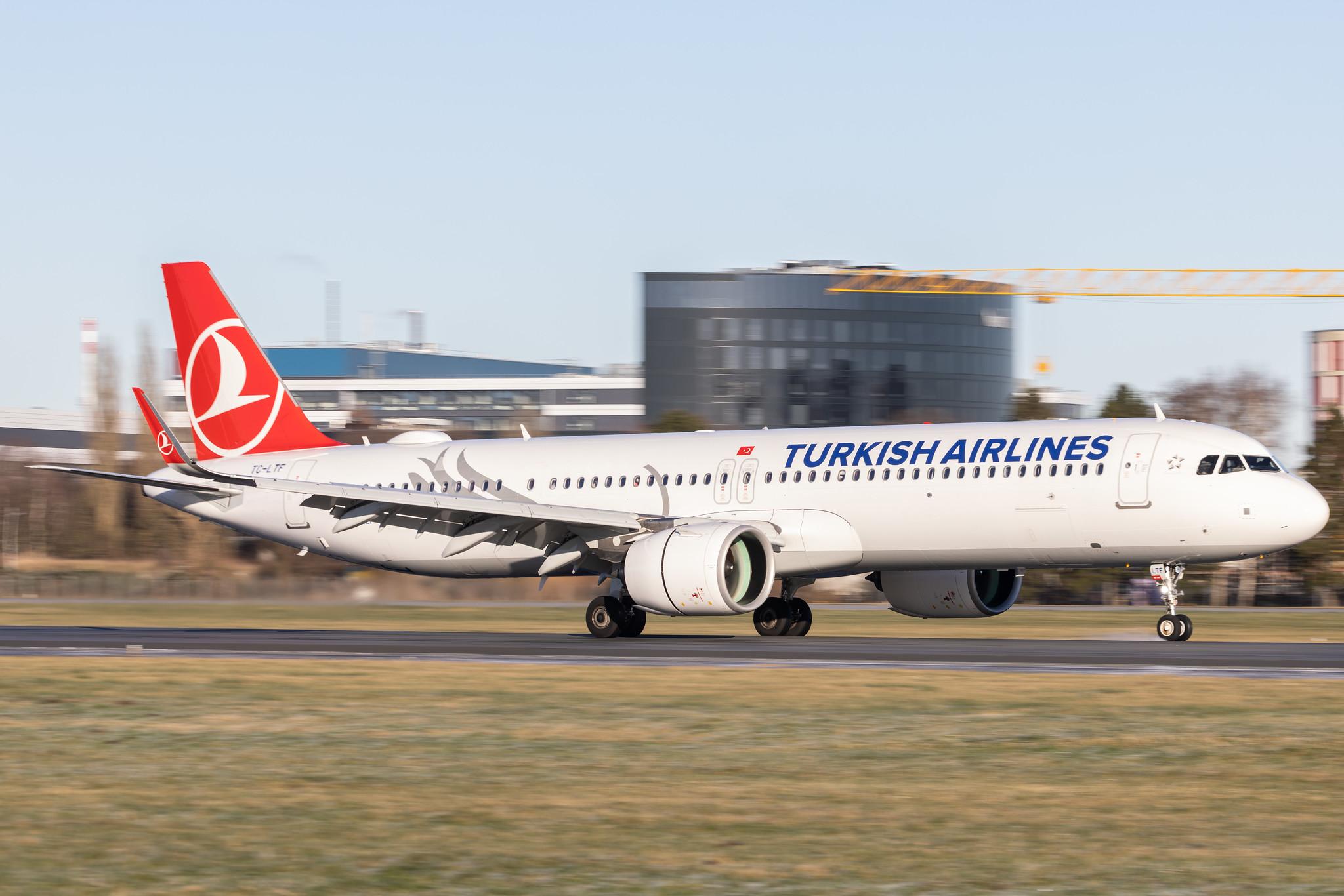 Hamburg Airport: Turkish Airlines (TK / THY) |  Airbus A321-271NX A21N | TC-LTF | MSN 10346