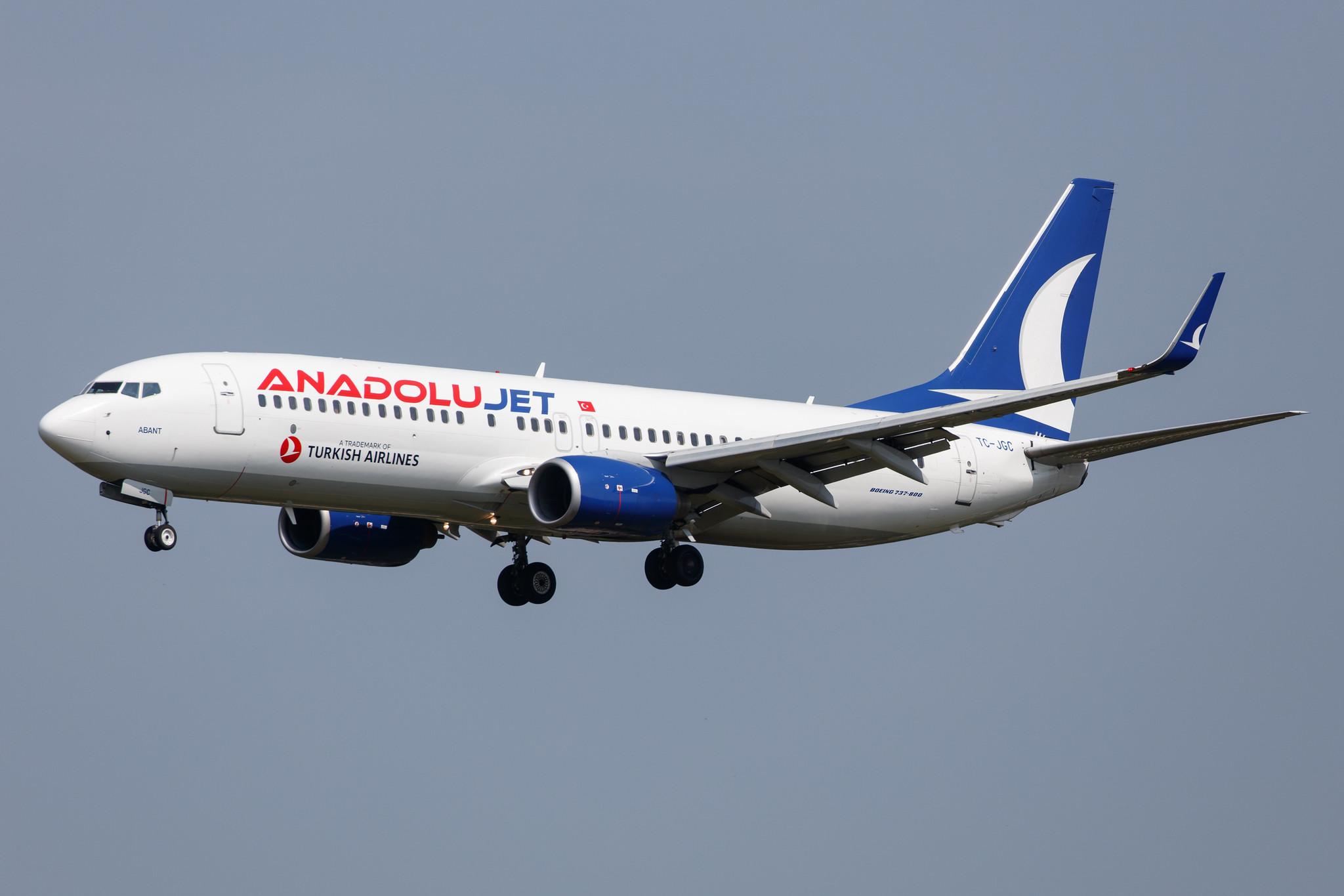 Hamburg Airport: AnadoluJet (TK / TKY) | Operator: Turkish Airlines |  Boeing 737-8F2 B738 | TC-JGC | MSN 29787