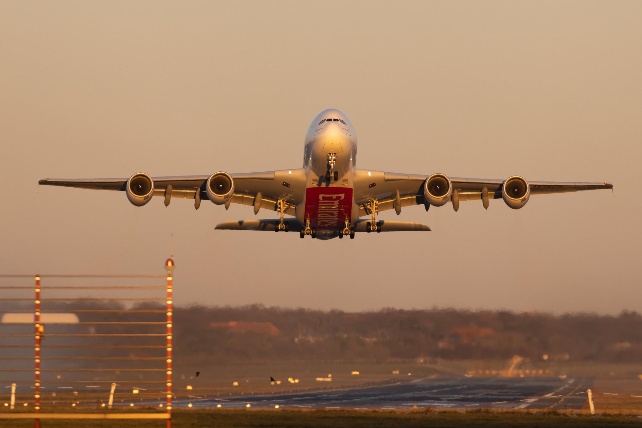 Hamburg Airport: Emirates (EK / UAE) |  Livery: Expo 2020 - Sustainability Livery |  Airbus A380-861 A388 | A6-EON | MSN 188