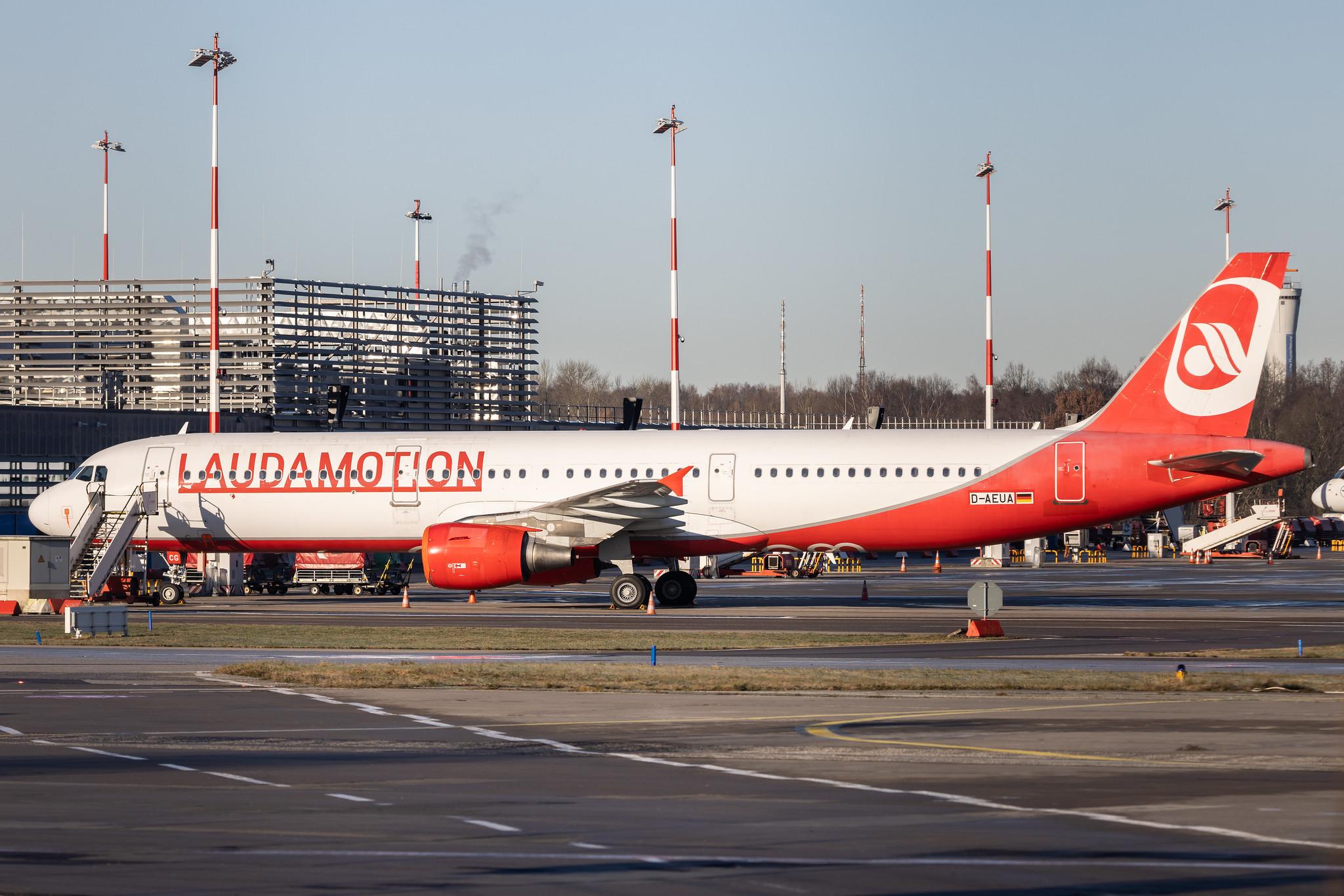 Hamburg Airport: Lufthansa Cargo (/ GEC) | Operator: Lufthansa CityLine |  Airbus A321-211 A321 | D-AEUA | MSN 1988