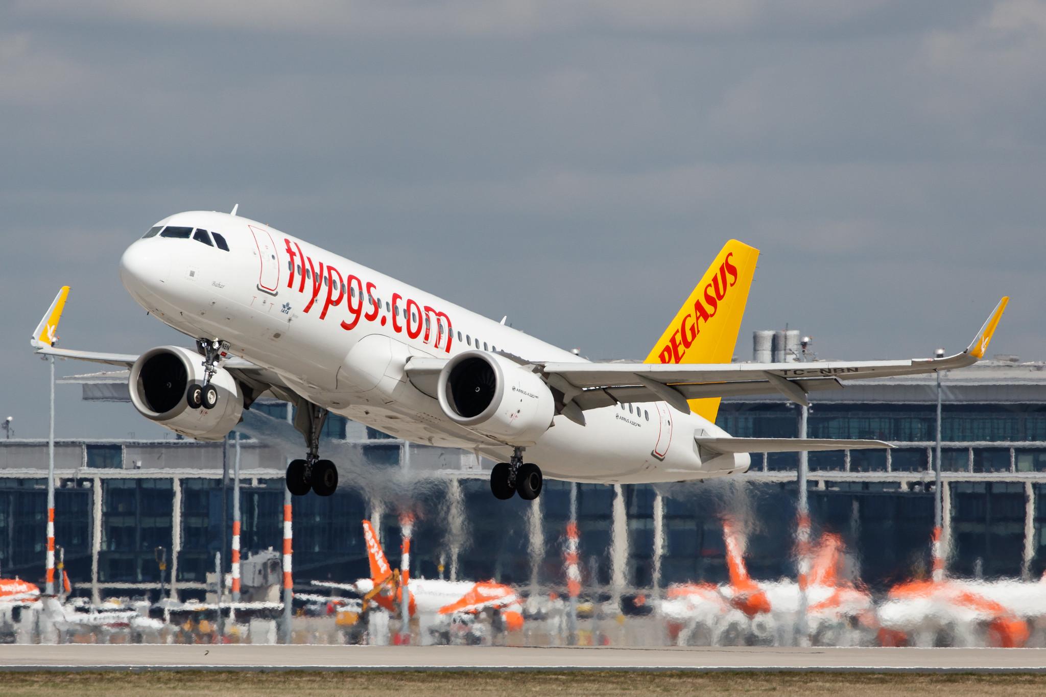 Flughafen Berlin Brandenburg: Pegasus (PC / PGT) | Operator: Pegasus Airlines |  Airbus A320-251N A20N | TC-NBN | MSN 08020