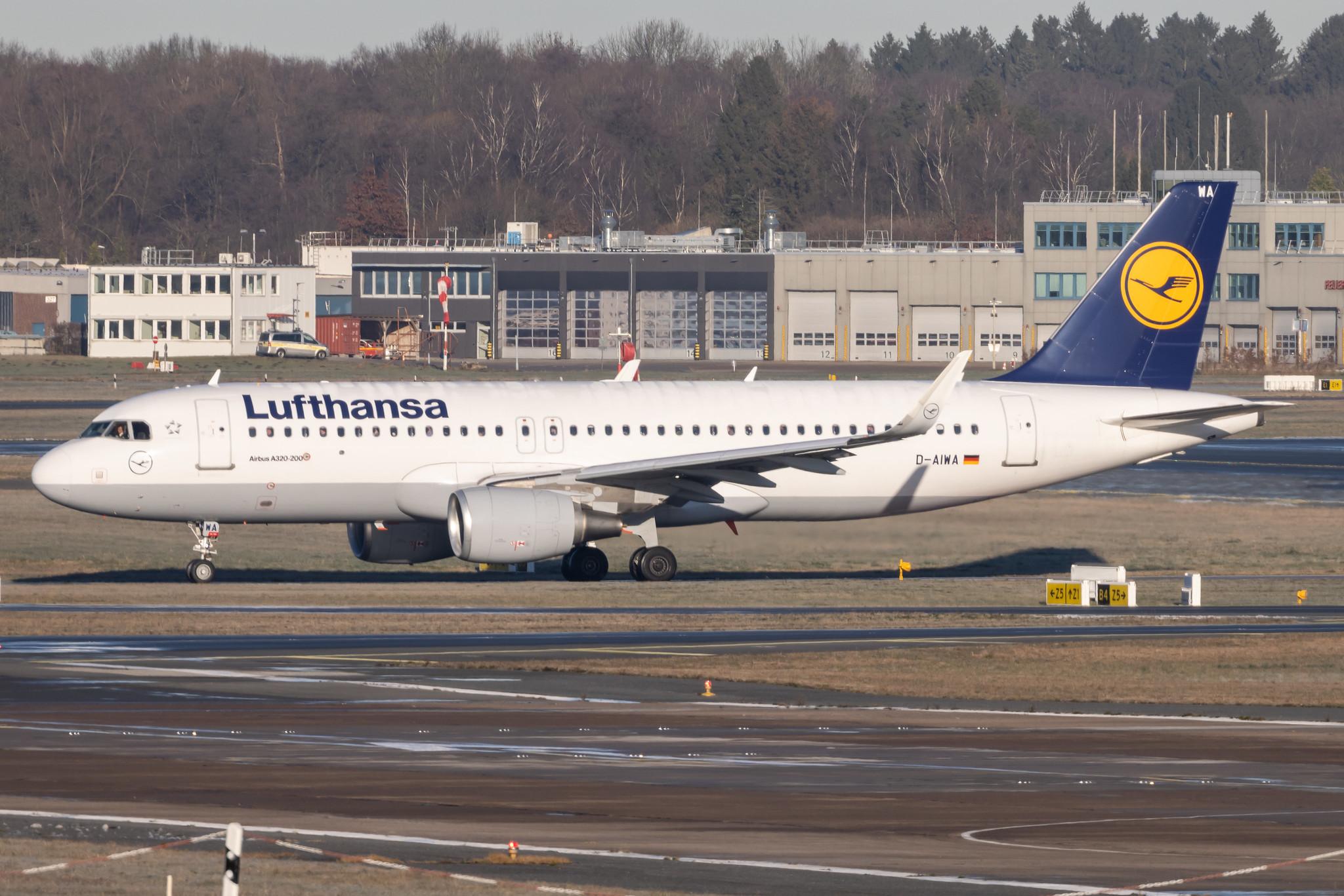Hamburg Airport: Lufthansa (LH / DLH) |  Airbus A320-214 A320 | D-AIWA | MSN 7681