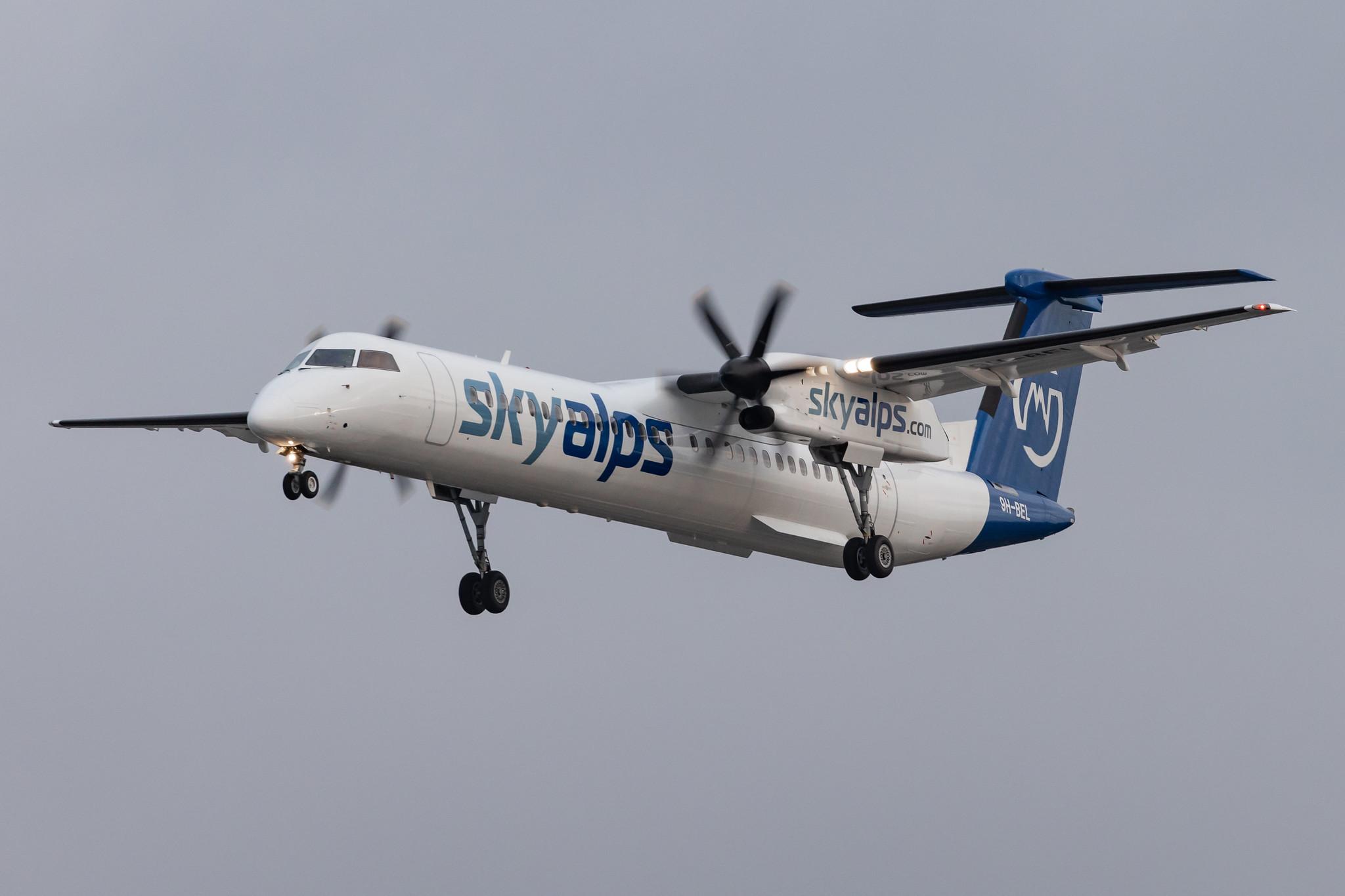 Hamburg Airport: Luxwing (BN / LWG) |  De Havilland Canada Dash 8-400 DH8D | 9H-BEL | MSN 4230