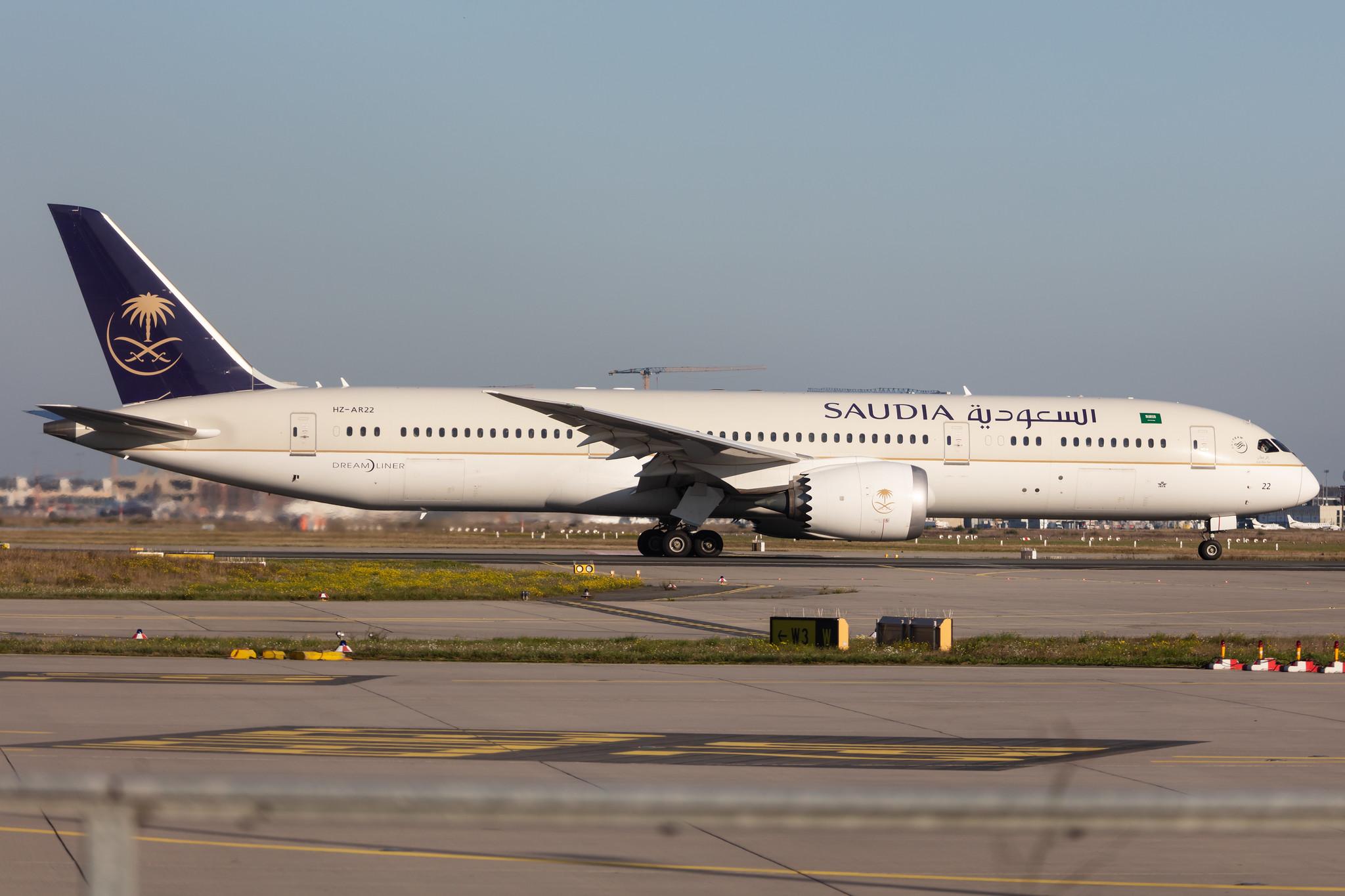 Frankfurt Airport: Saudia (SV / SVA) |  Boeing 787-9 Dreamliner B789 | HZ-AR22 | MSN 40048