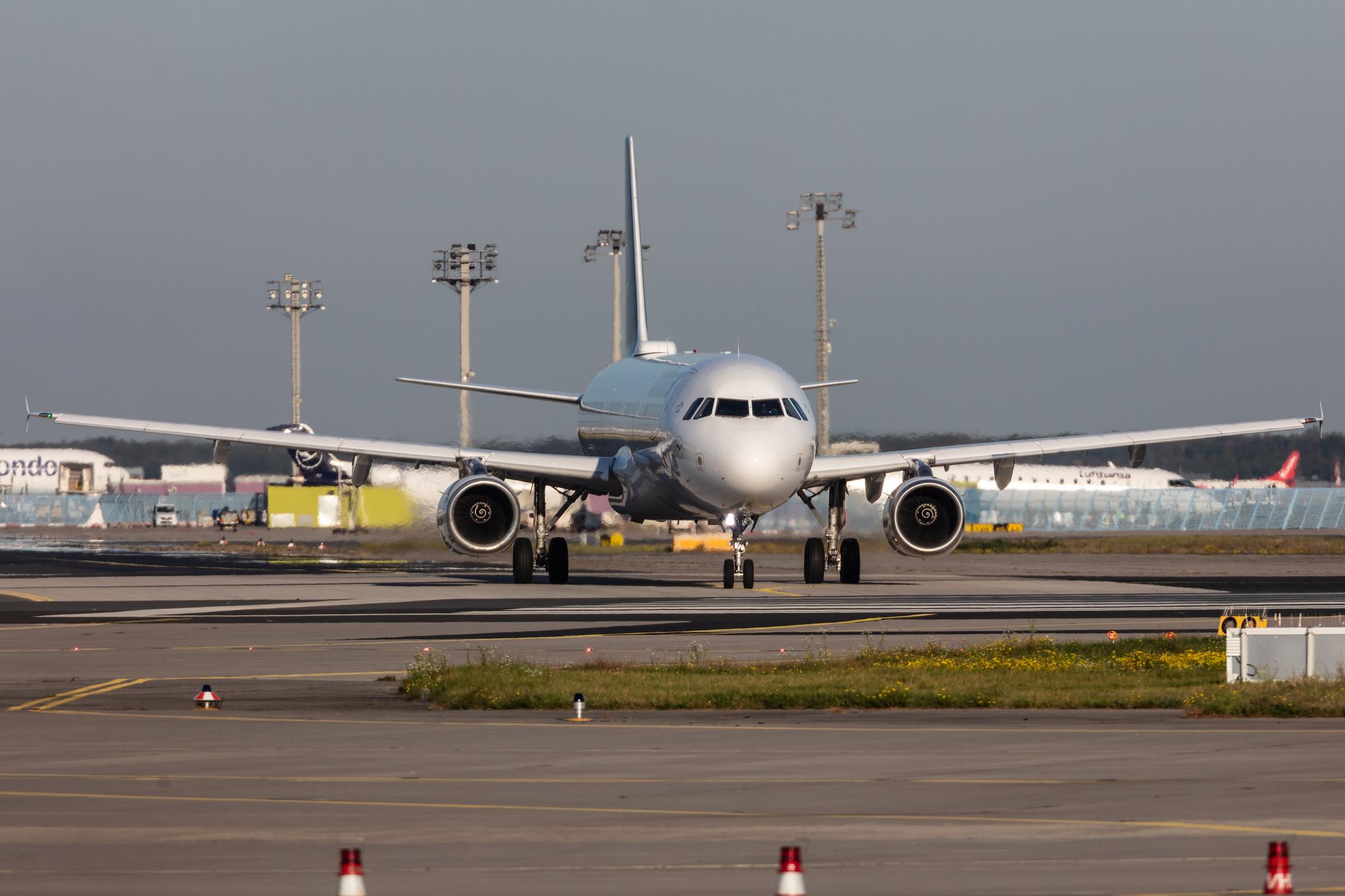 Frankfurt Airport: Lufthansa (LH / DLH) |  Airbus A321-131 A321 | D-AIRD | MSN 0474