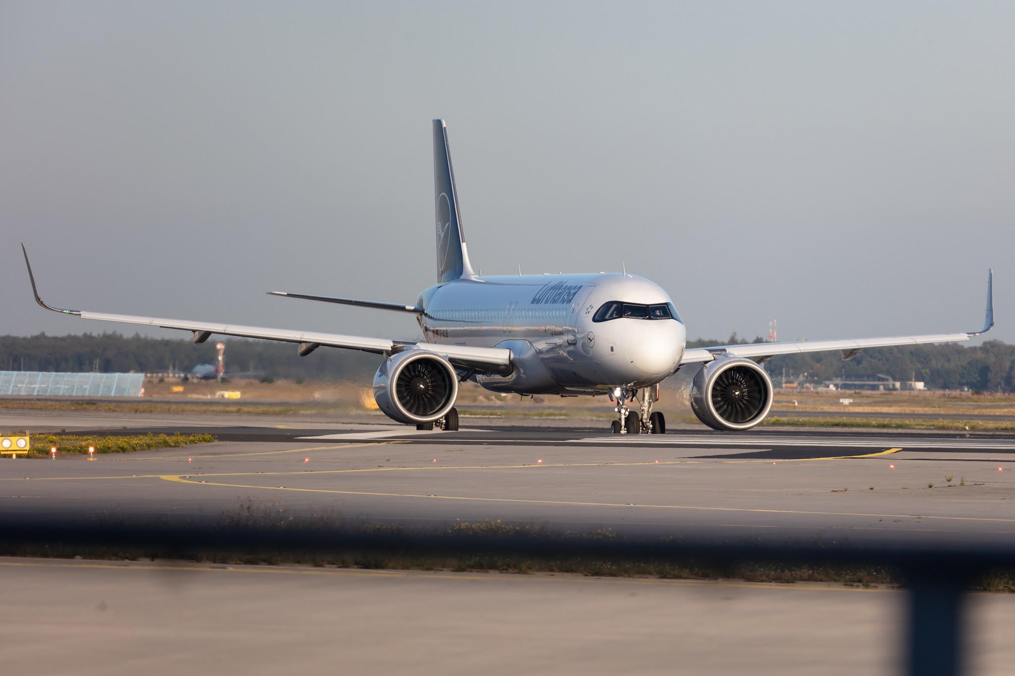Frankfurt Airport: Lufthansa (LH / DLH) |  Airbus A320-271N A20N | D-AIJB | MSN 09493