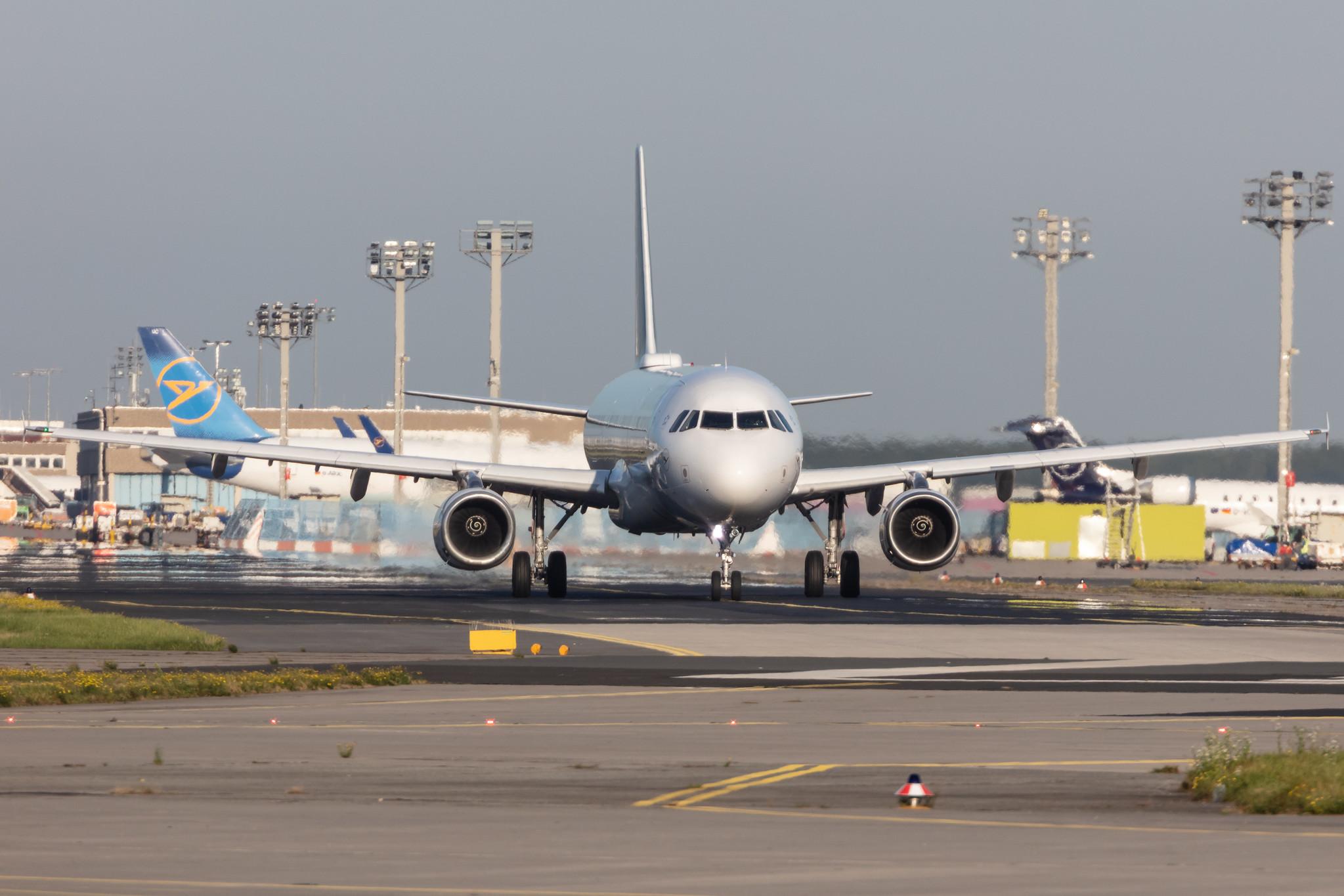 Frankfurt Airport: Lufthansa (LH / DLH) |  Airbus A321-131 A321 | D-AIRD | MSN 0474