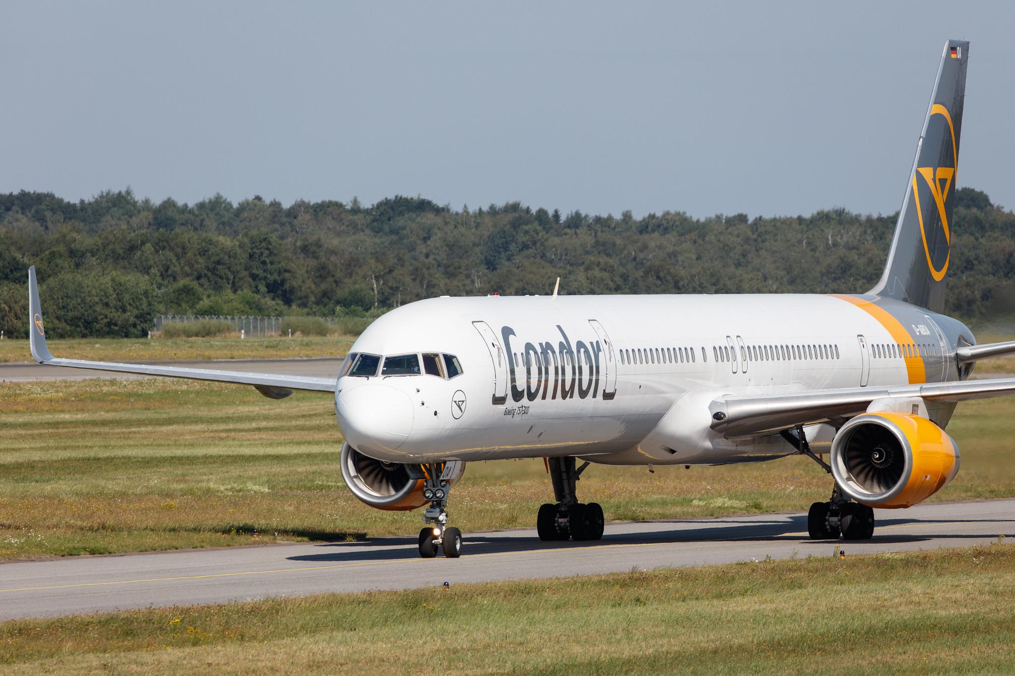 Hamburg Airport: Condor (DE / CFG) |  Boeing 757-330 B753 | D-ABOA | MSN 29016