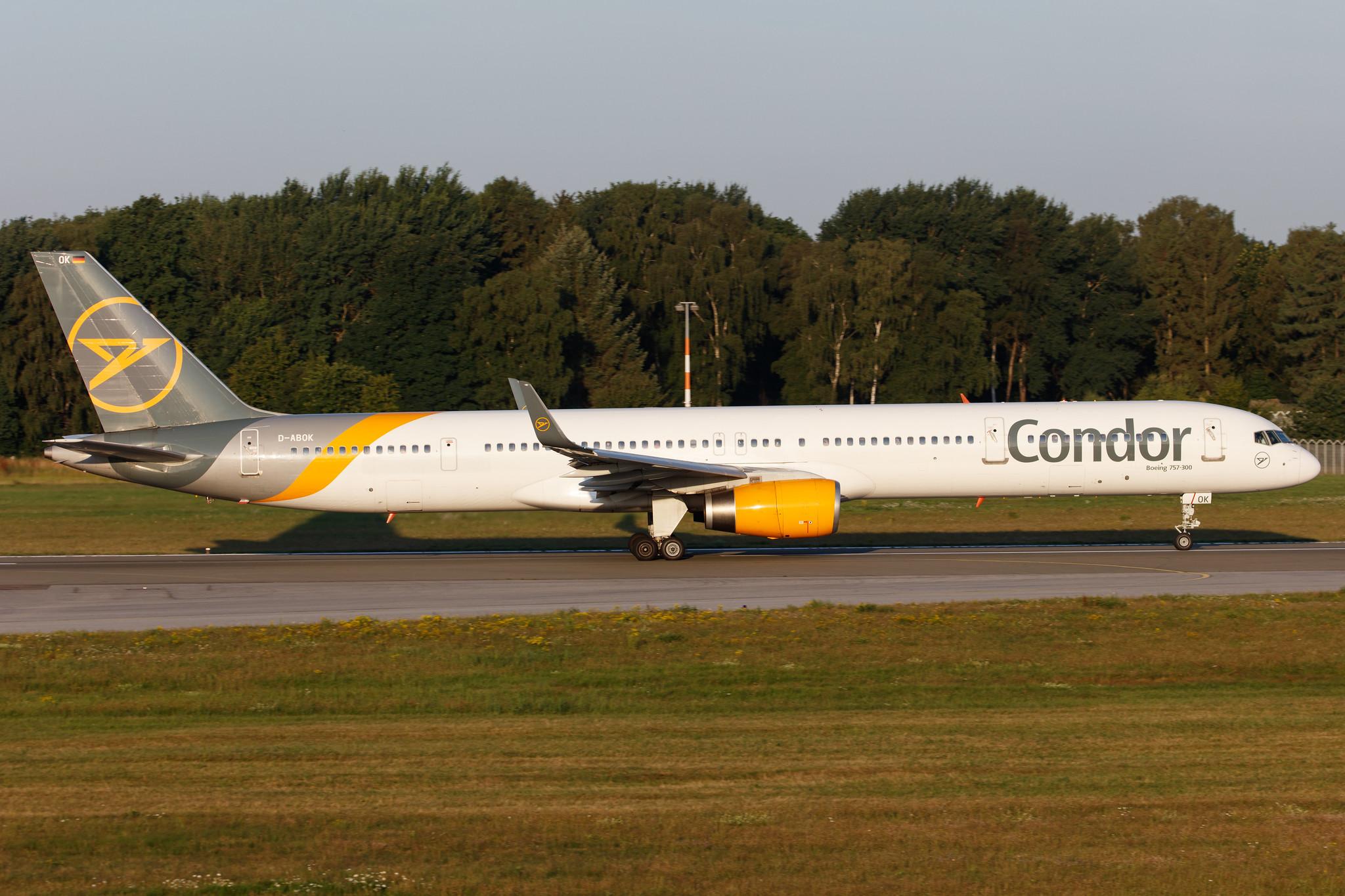 Hamburg Airport: Condor (DE / CFG) |  Boeing 757-330 B753 | D-ABOK | MSN 29020