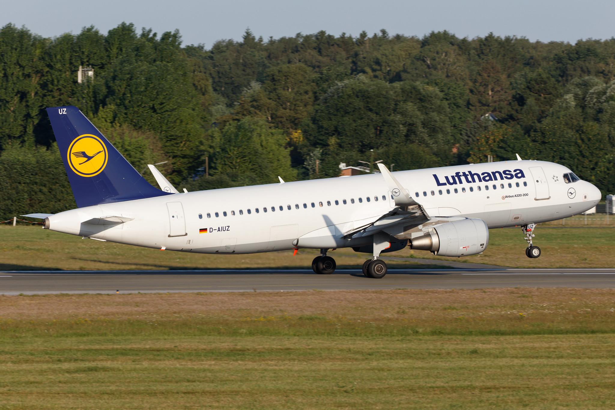 Hamburg Airport: Lufthansa (LH / DLH) |  Airbus A320-214 A320 | D-AIUZ | MSN 7625