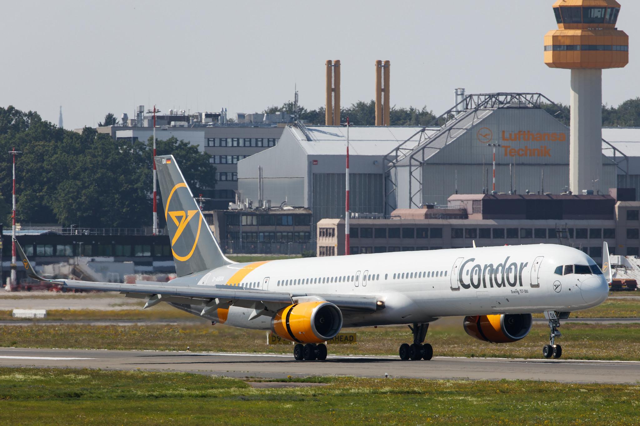 Hamburg Airport: Condor (DE / CFG) |  Boeing 757-330 B753 | D-ABOA | MSN 29016