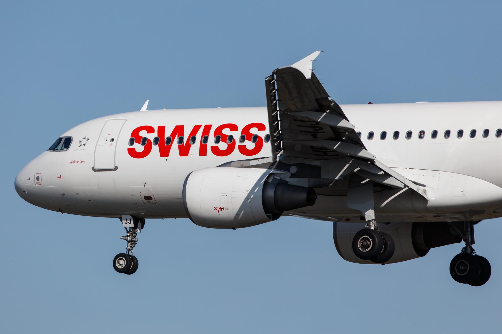 Hamburg Airport: Swiss (LX / SWR) |  Airbus A320-214 A320 | HB-IJJ | MSN 0585