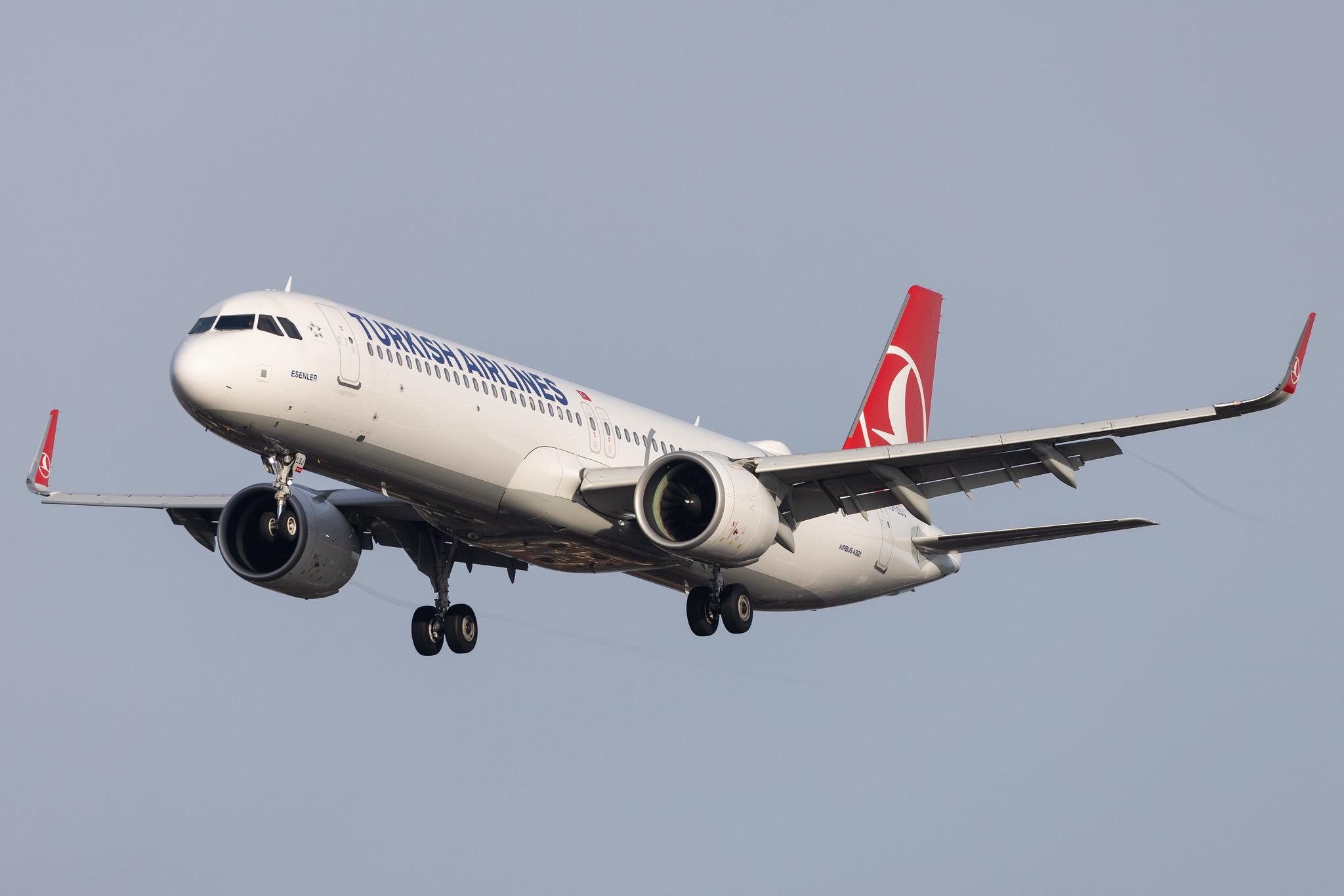 Hamburg Airport: Turkish Airlines (TK / THY) |  Airbus A321-271NX A21N | TC-LSJ | MSN 08957