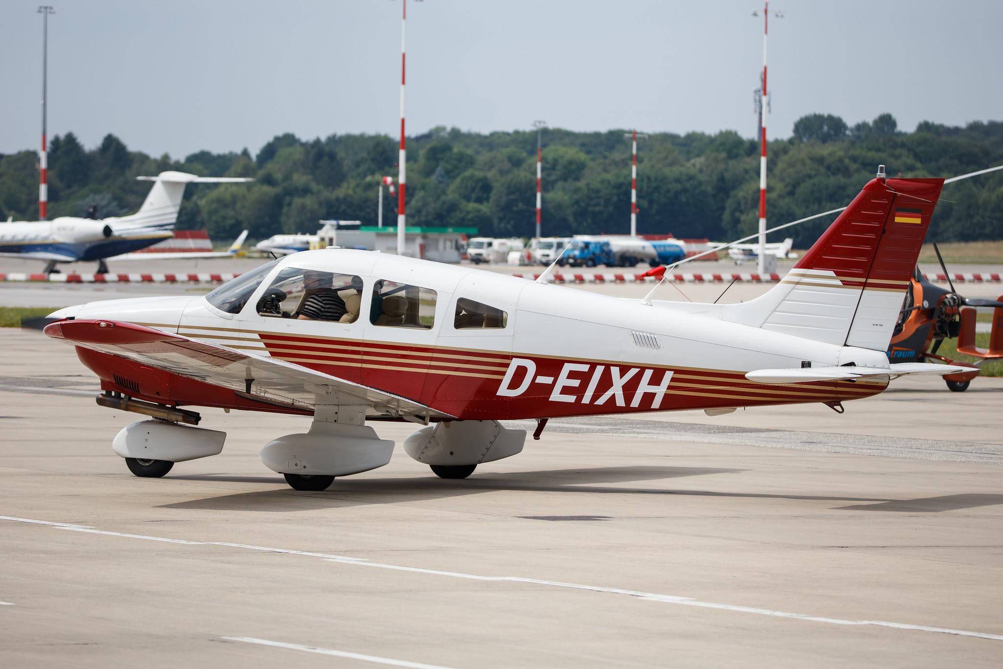 Hamburg Airport: Private owner |  Piper PA-28-181 Archer II P28A | D-EIXH | MSN 2890191