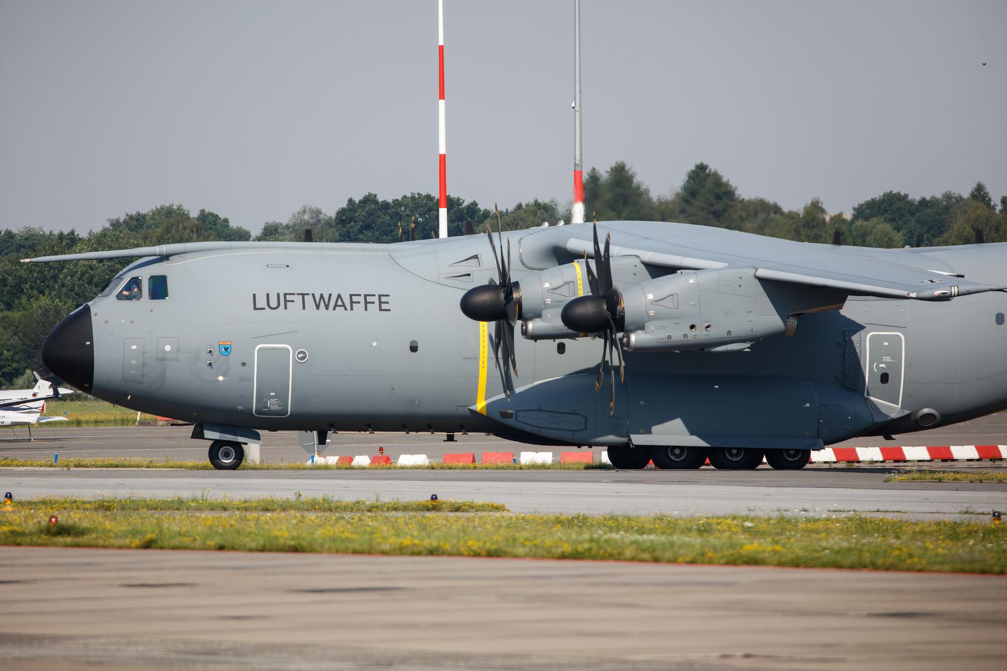 Hamburg Airport: German Air Force (/ GAF) | Airbus A400M-180 A400 A400 | 54+29 | MSN 090