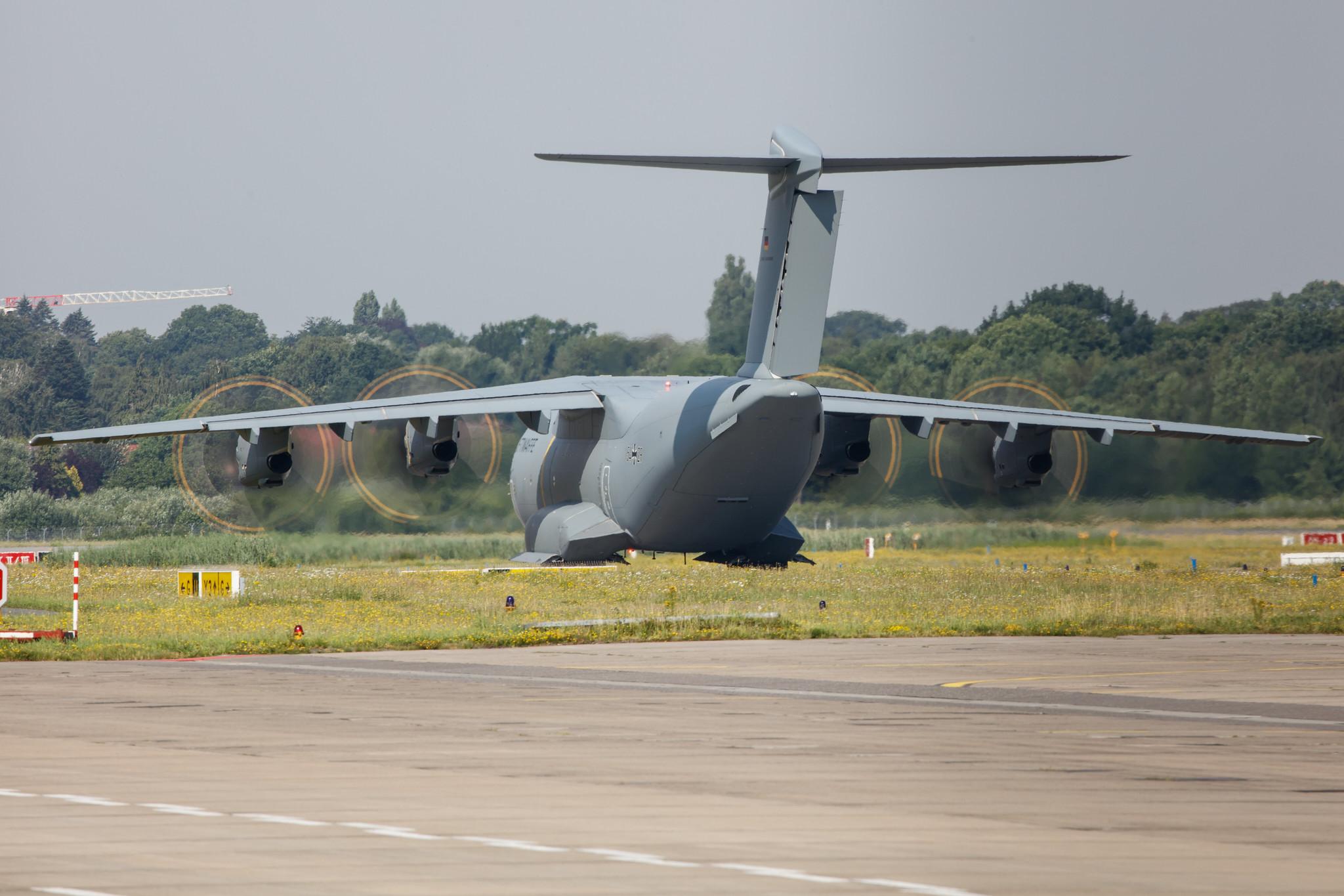 Hamburg Airport: German Air Force (/ GAF) | Airbus A400M-180 A400 A400 | 54+29 | MSN 090