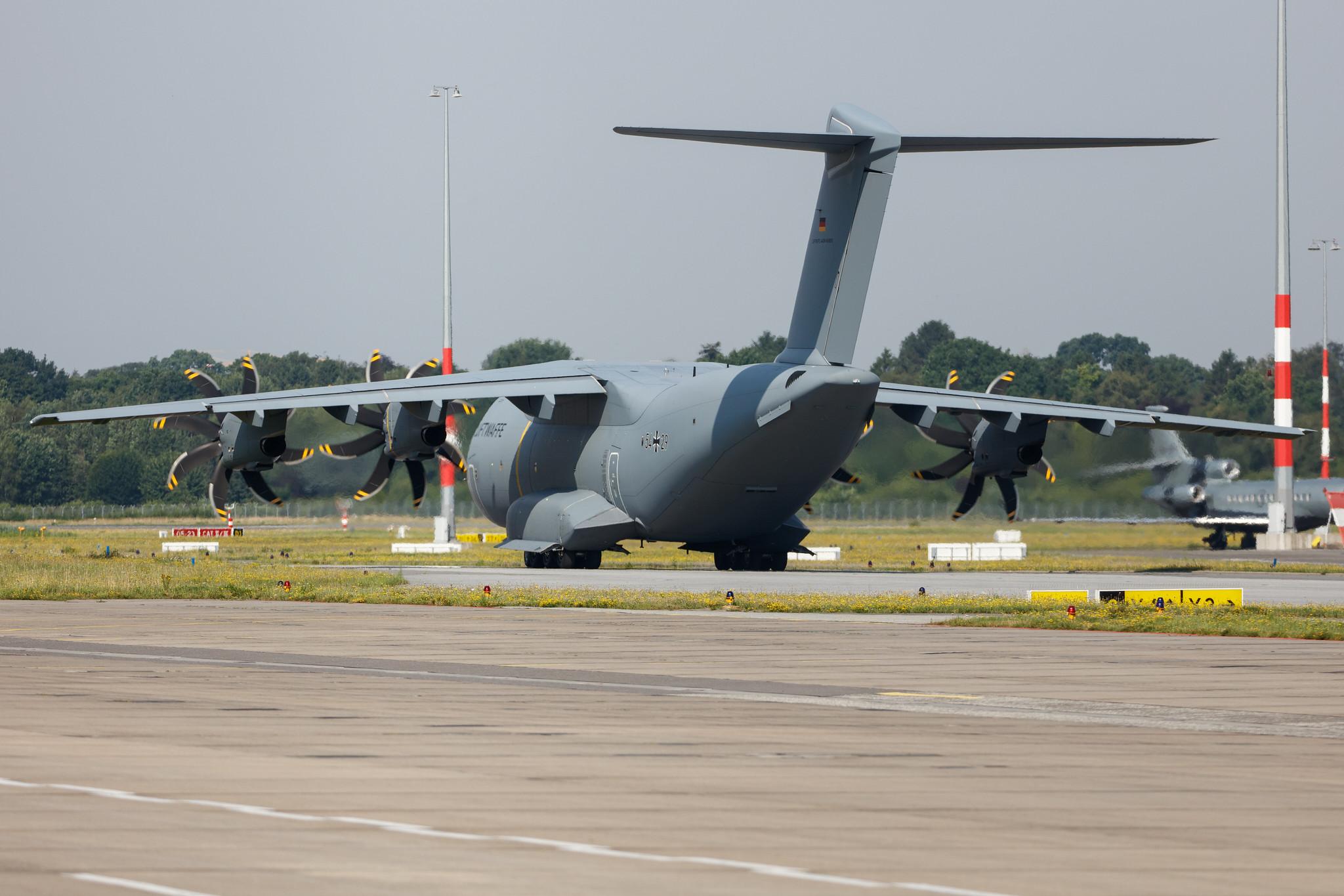 Hamburg Airport: German Air Force (/ GAF) | Airbus A400M-180 A400 A400 | 54+29 | MSN 090