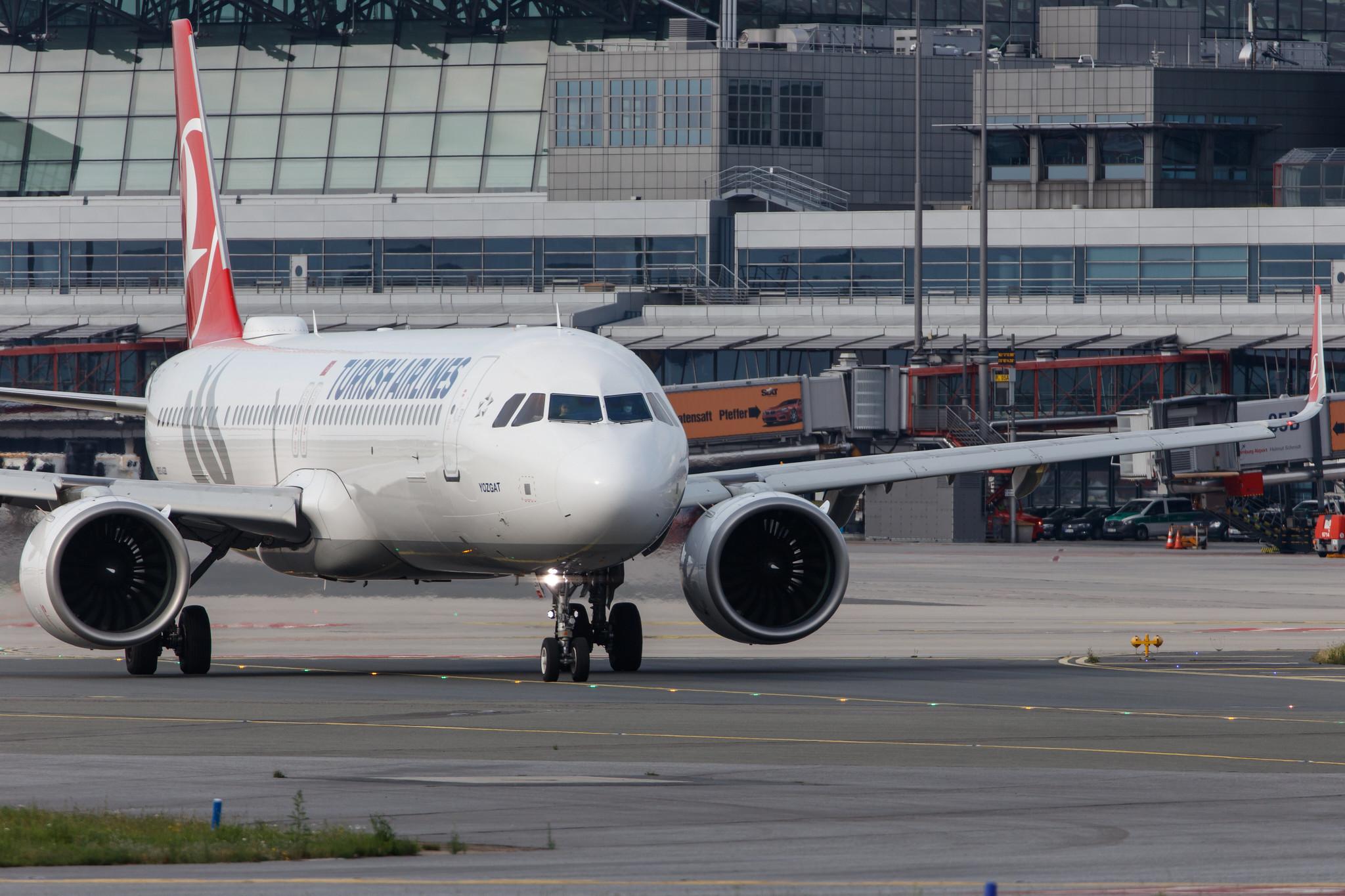 Hamburg Airport: Turkish Airlines (TK / THY) |  Airbus A321-271NX A21N | TC-LSG | MSN 8794