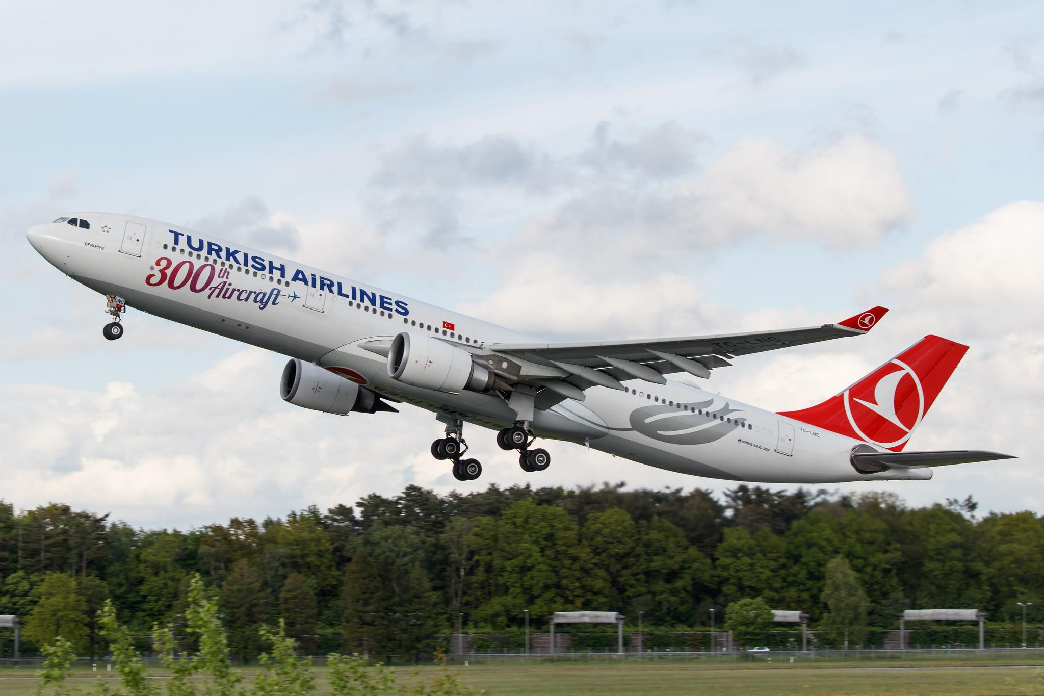 Hamburg Airport: Turkish Airlines (TK / THY) |  Airbus A330-303 A333 | TC-LNC | MSN 1696