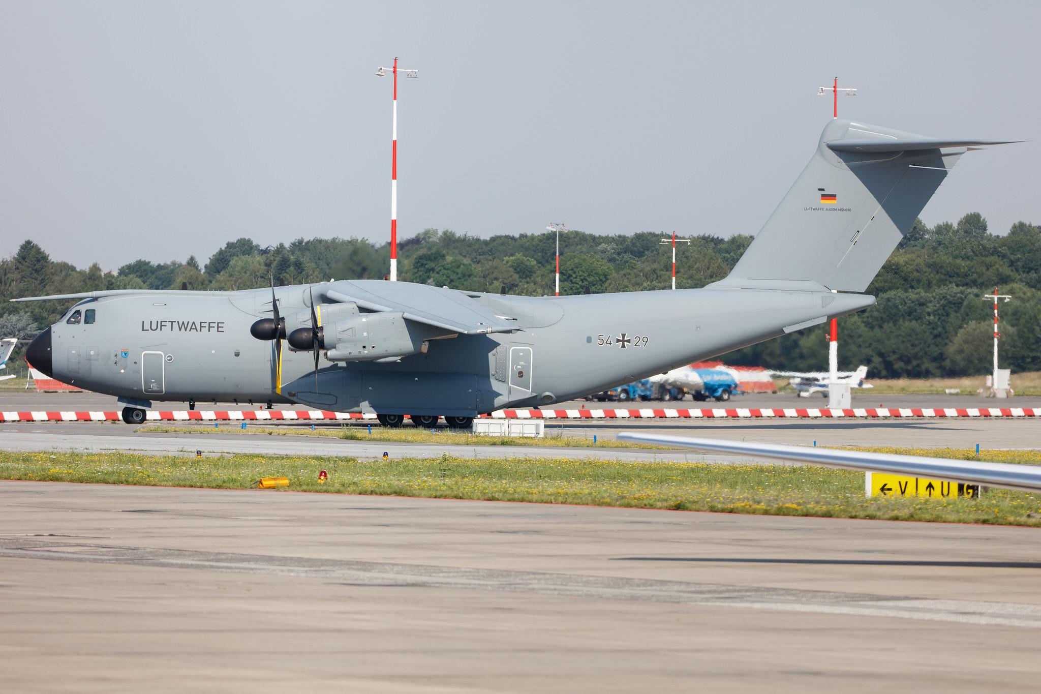 Hamburg Airport: German Air Force (/ GAF) | Airbus A400M-180 A400 A400 | 54+29 | MSN 090