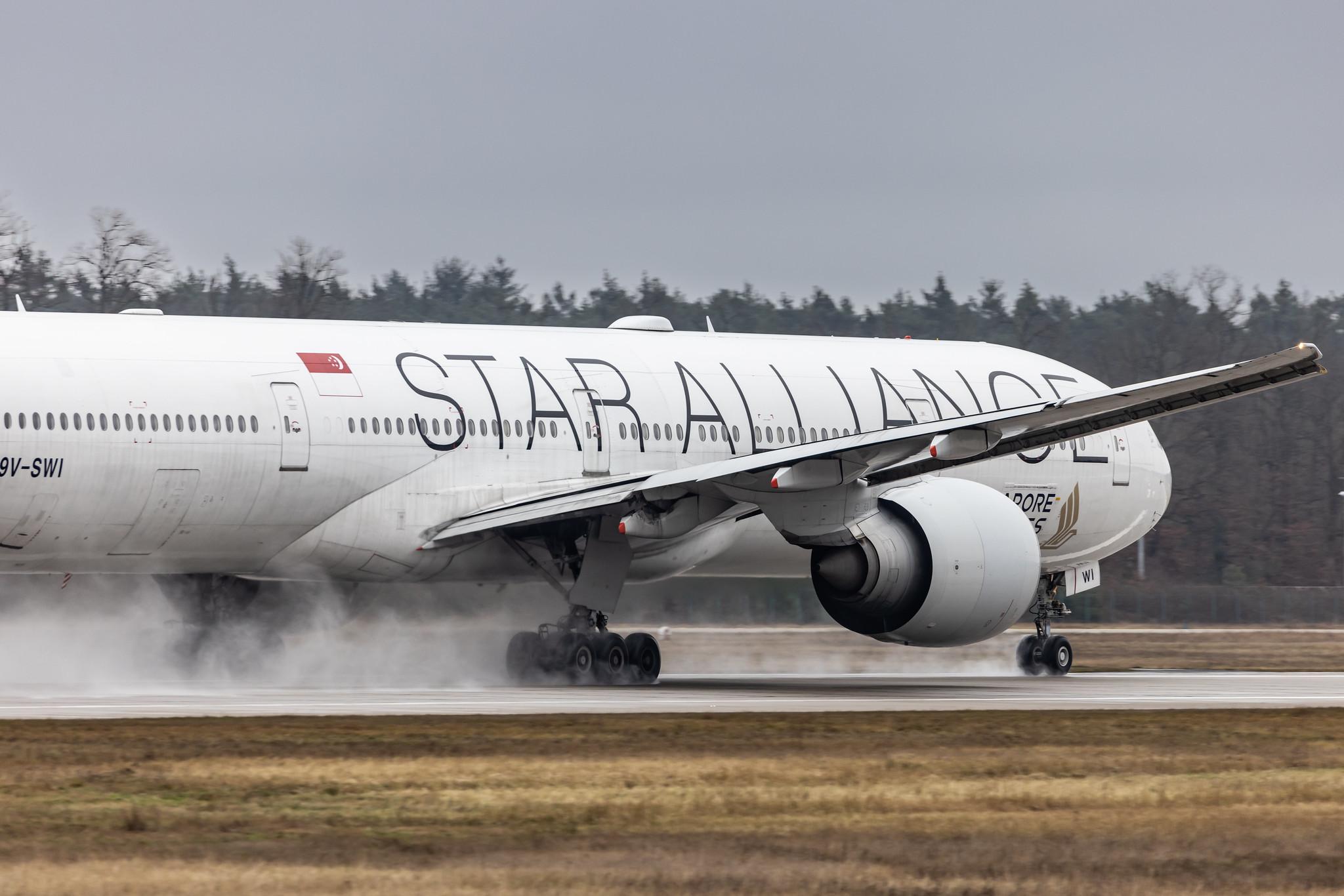 Frankfurt Airport: Singapore Airlines (SQ / SIA) |  Livery: Star Alliance livery |  Boeing 777-312(ER) B77W | 9V-SWI | MSN 34574