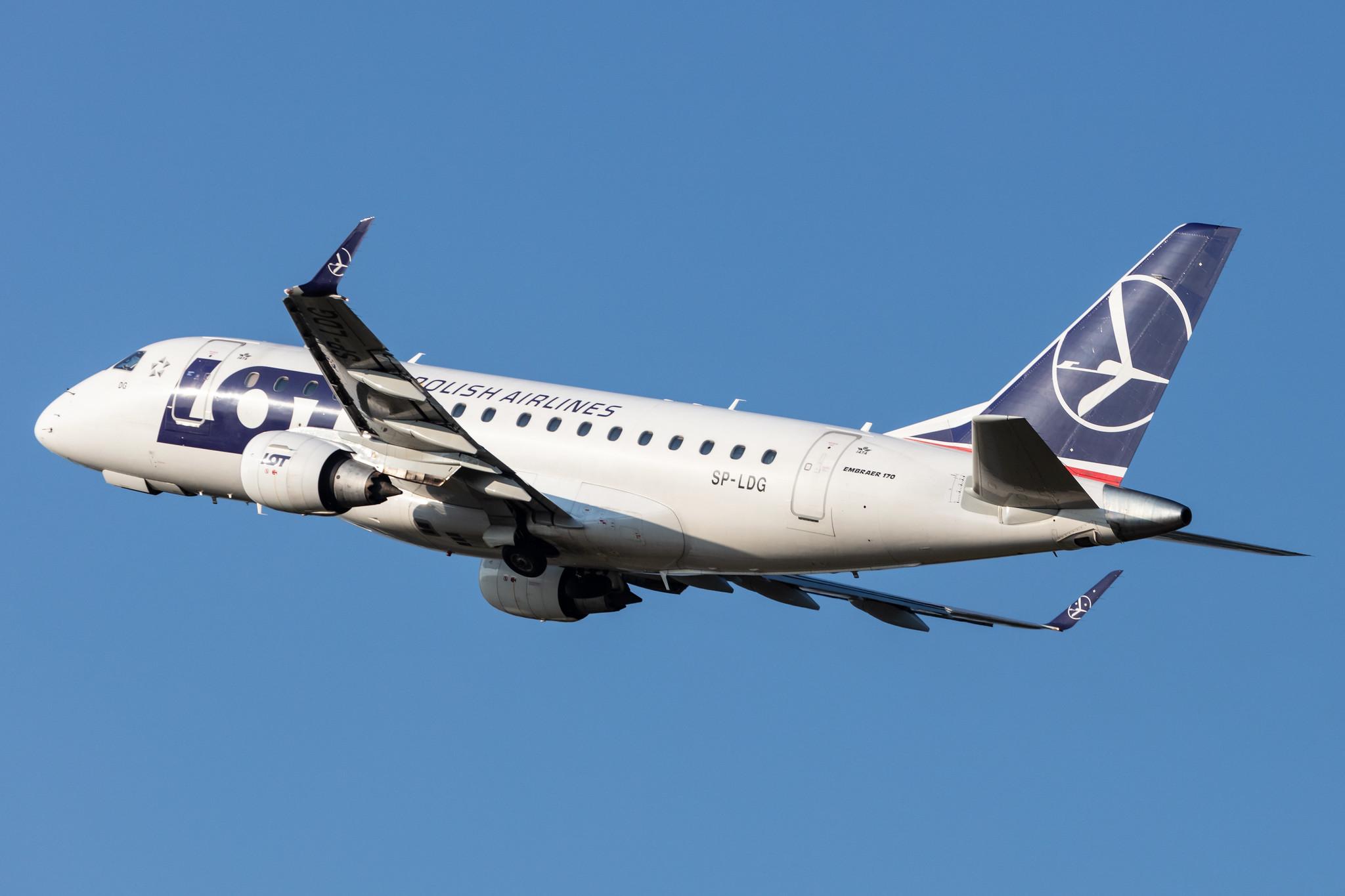 Hamburg Airport: LOT (LO / LOT) |  Embraer E170STD E170 | SP-LDG | MSN 17000065